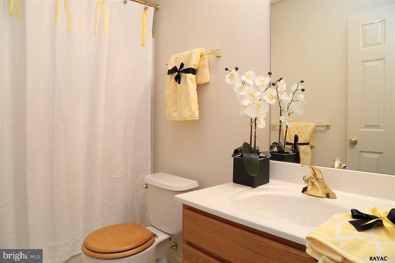 WELLINGTON GREENS - Residential