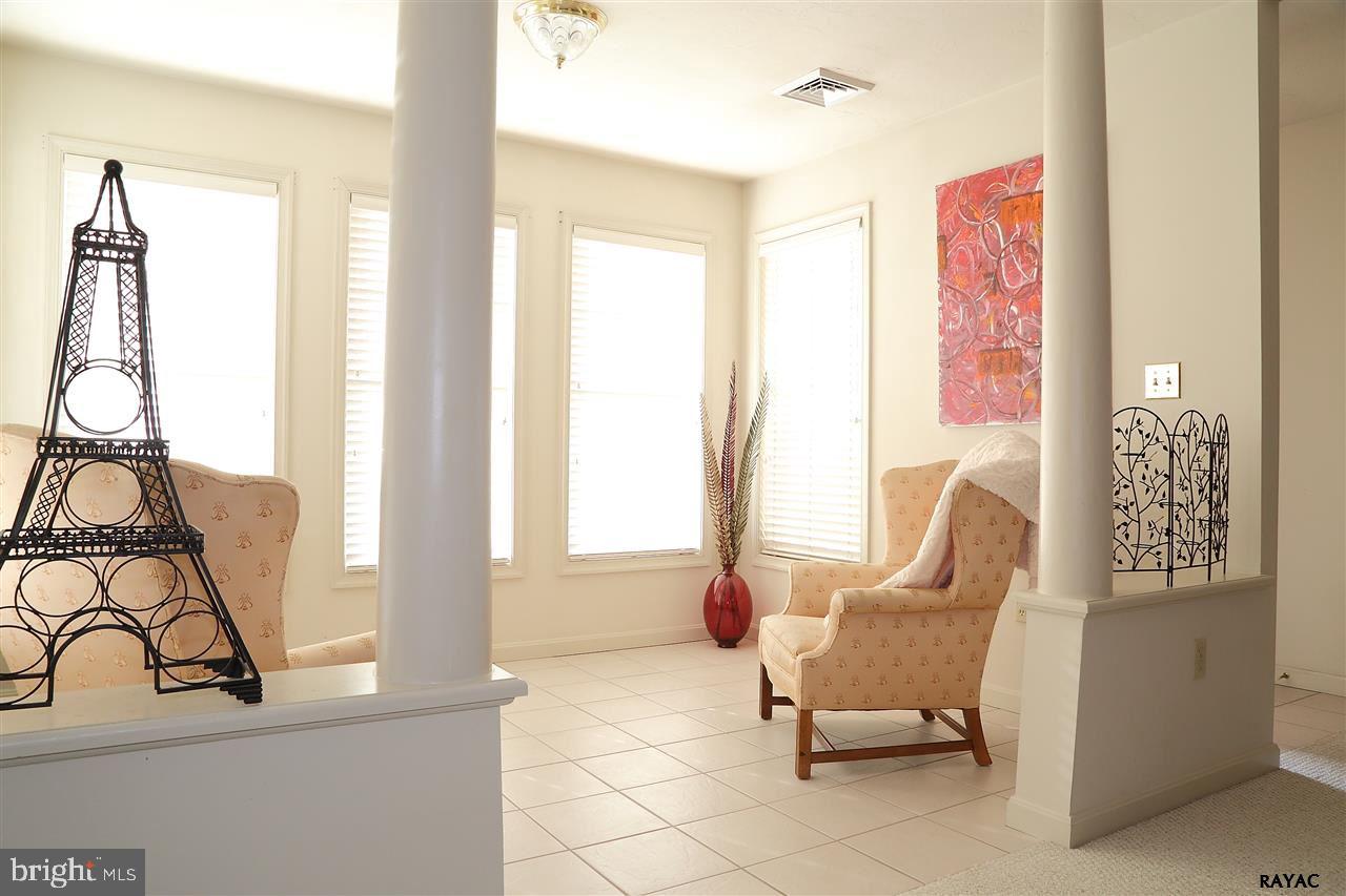 WELLINGTON GREENS - Residential