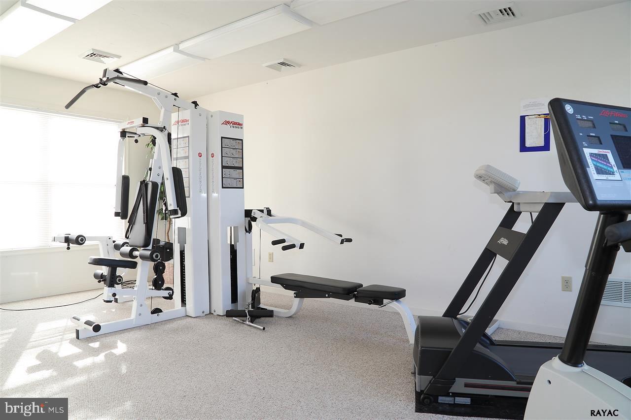 WELLINGTON GREENS - Residential