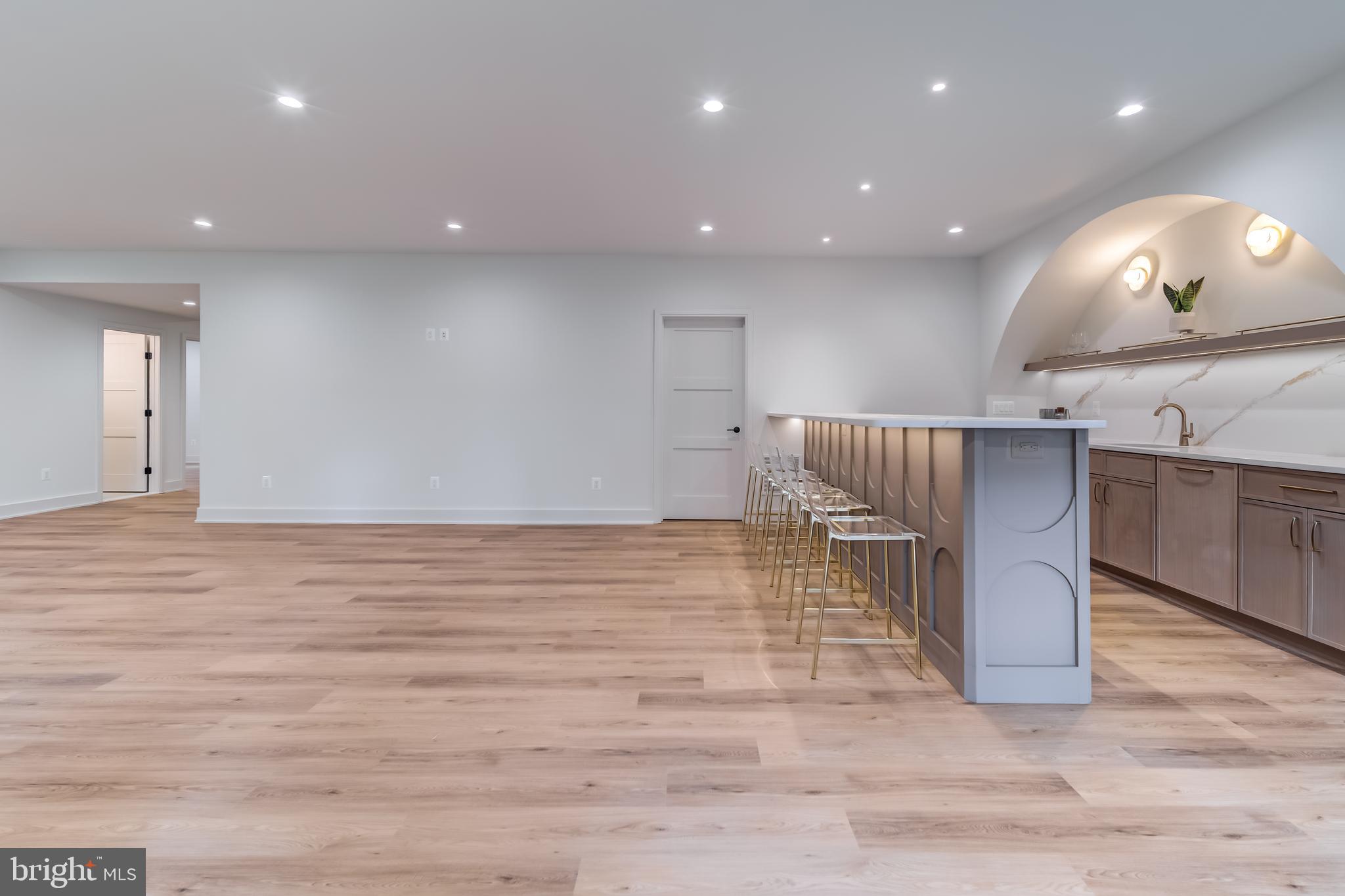 VIENNA WOODS - Residential