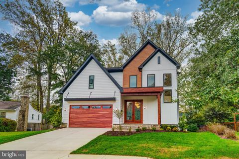 913 SYMPHONY CIRCLE SW VIENNA VA 22180
