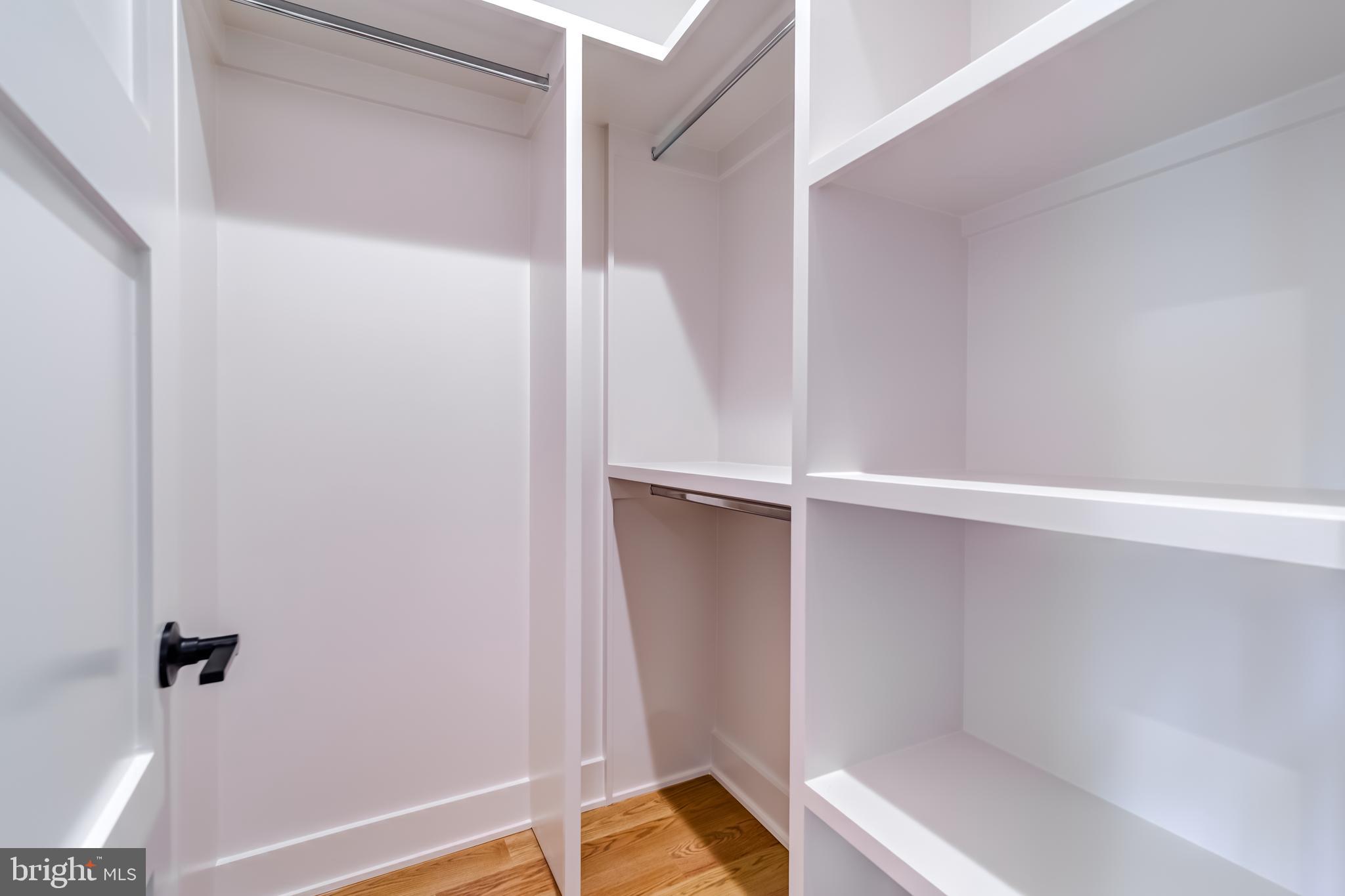 VIENNA WOODS - Residential