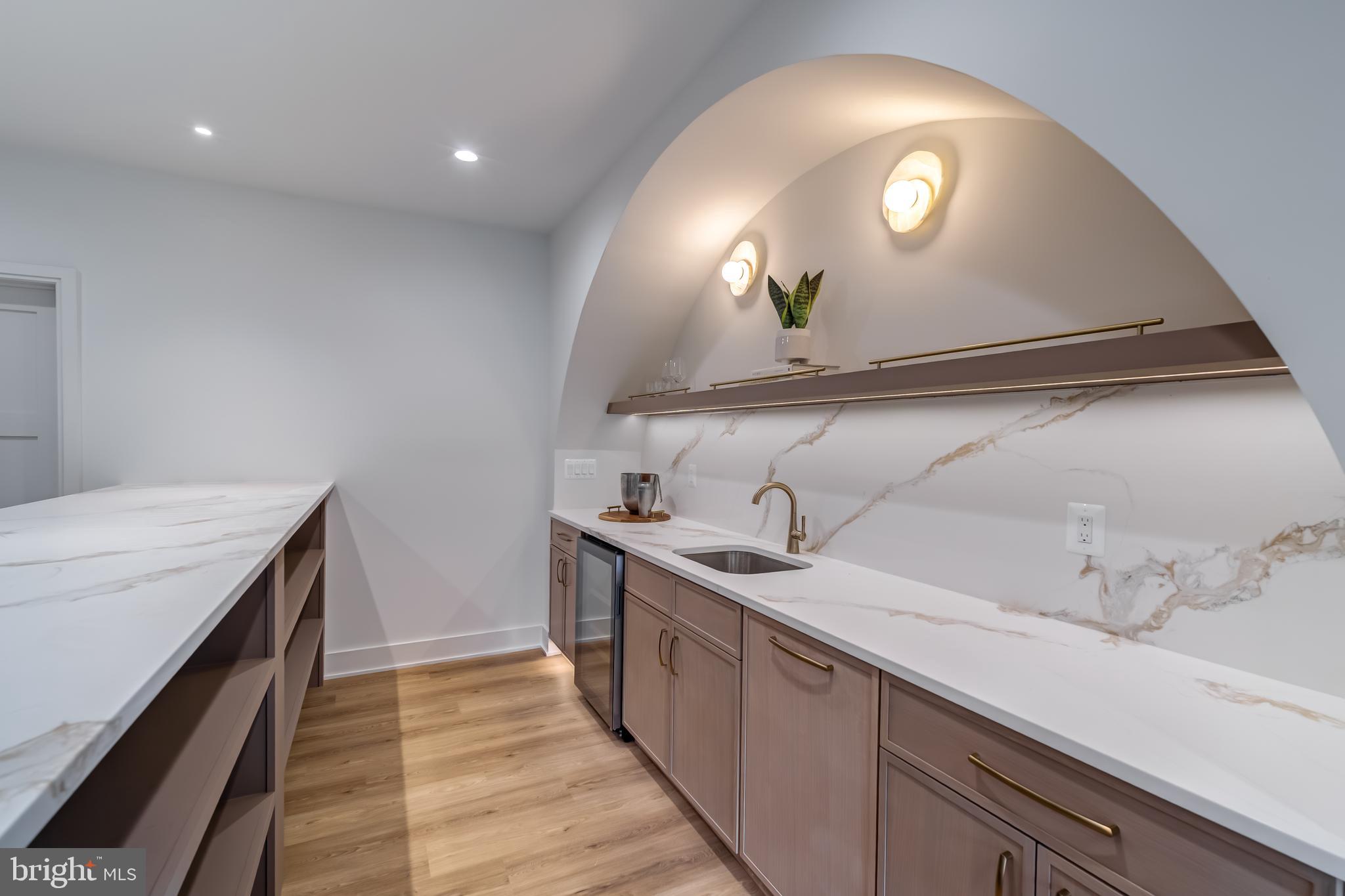 VIENNA WOODS - Residential