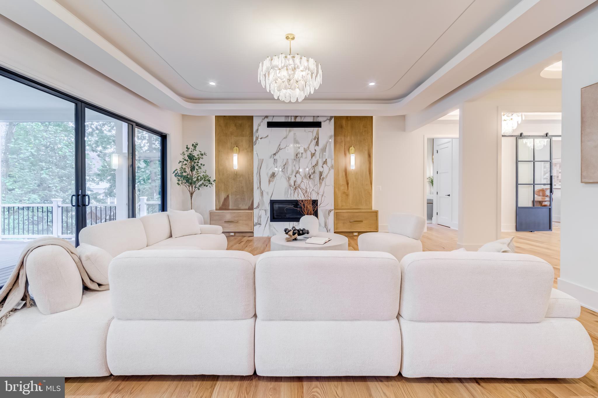 VIENNA WOODS - Residential