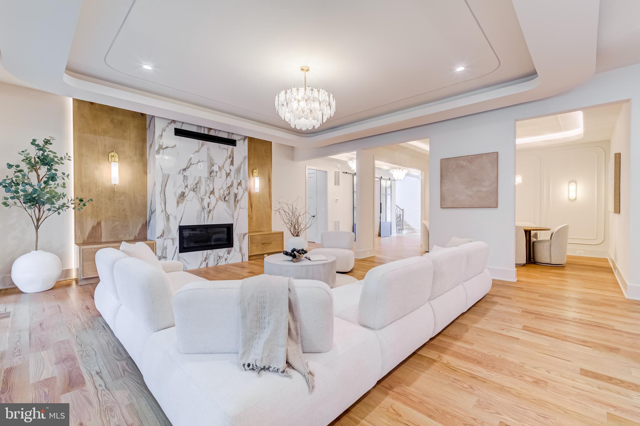 VIENNA WOODS - Residential