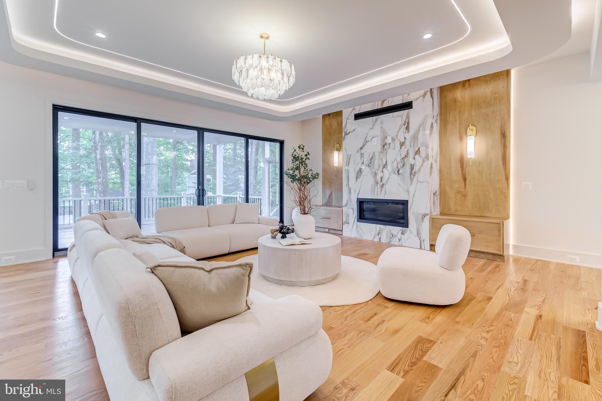 VIENNA WOODS - Residential