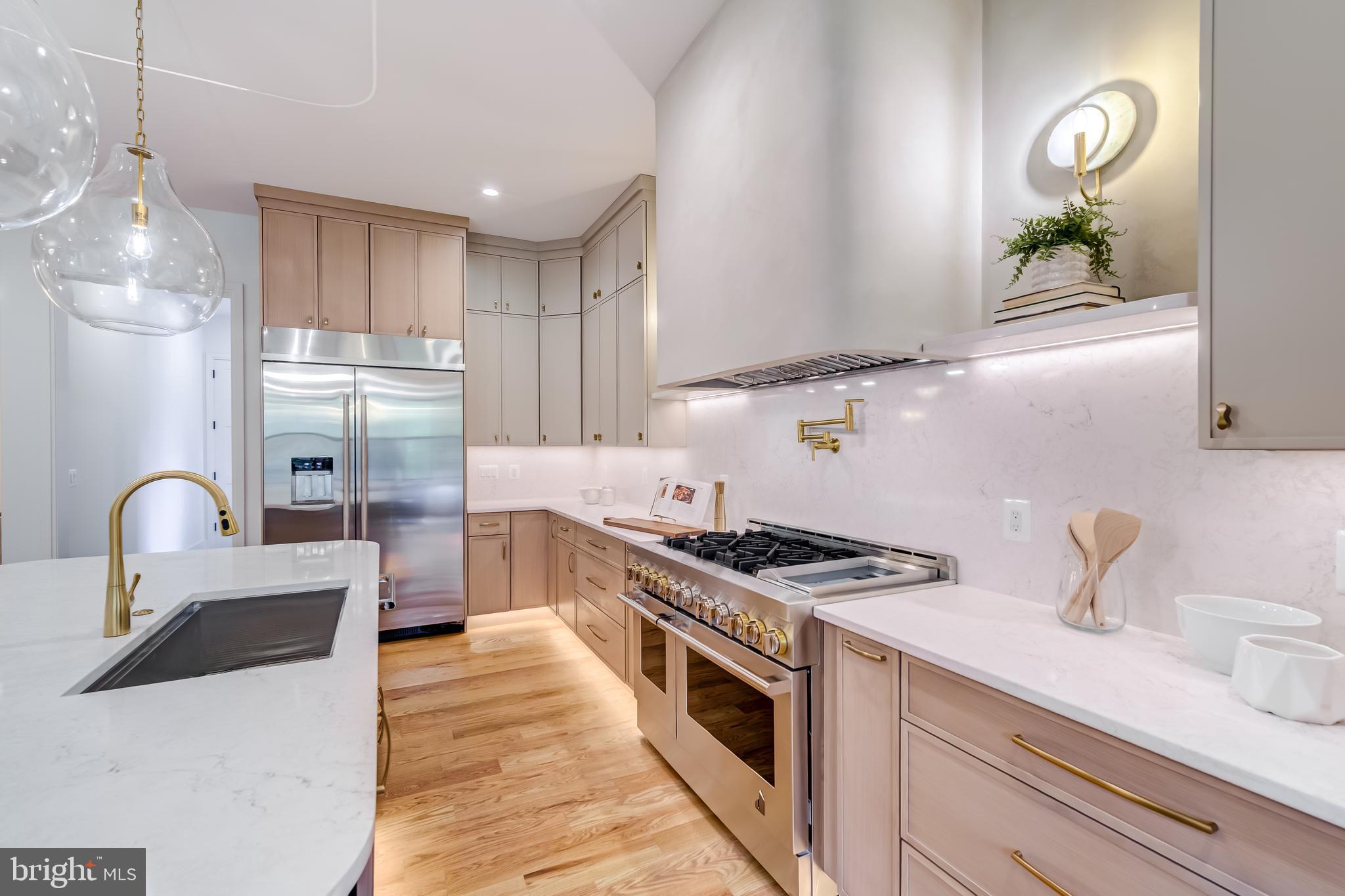 VIENNA WOODS - Residential