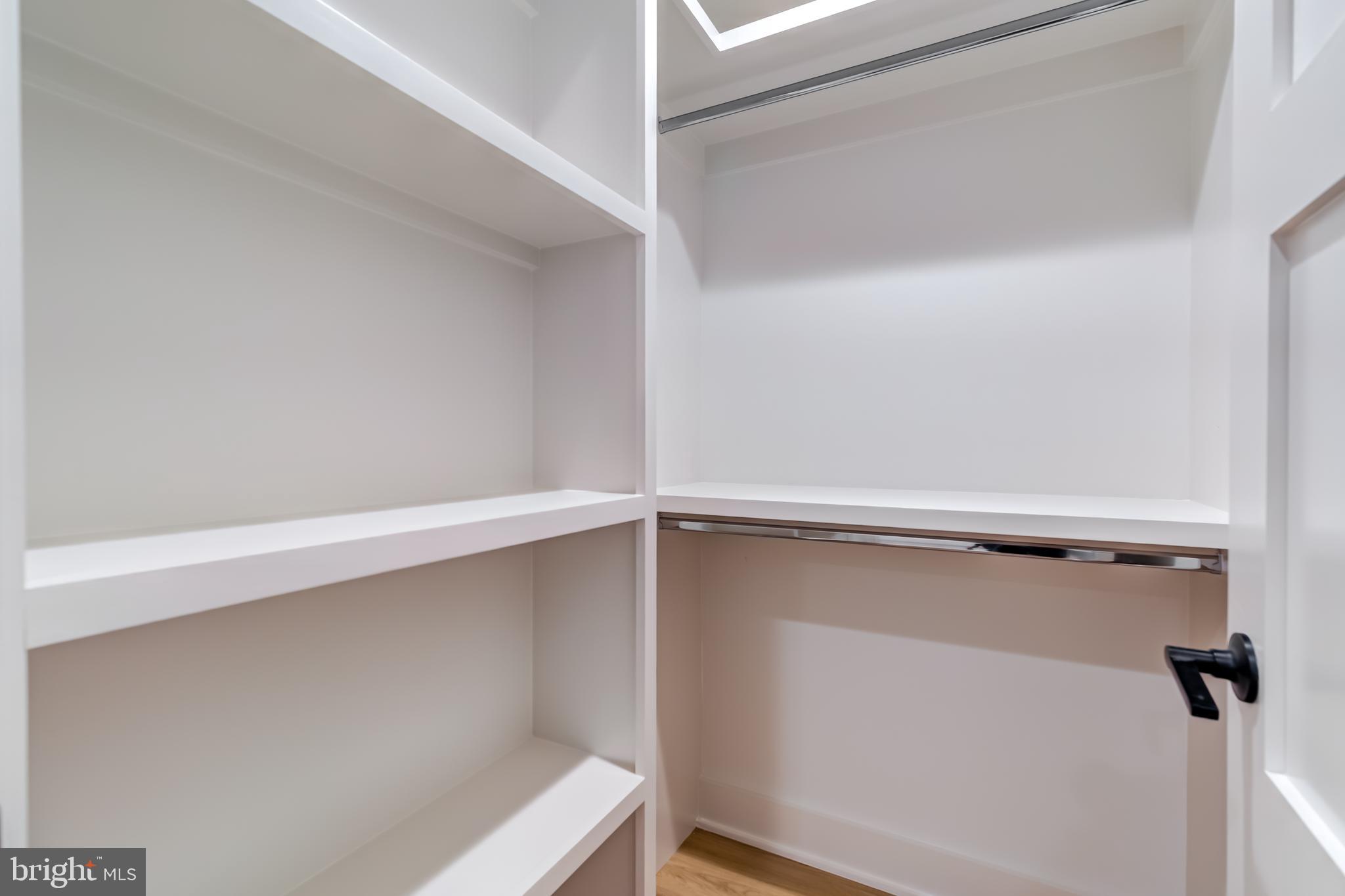 VIENNA WOODS - Residential