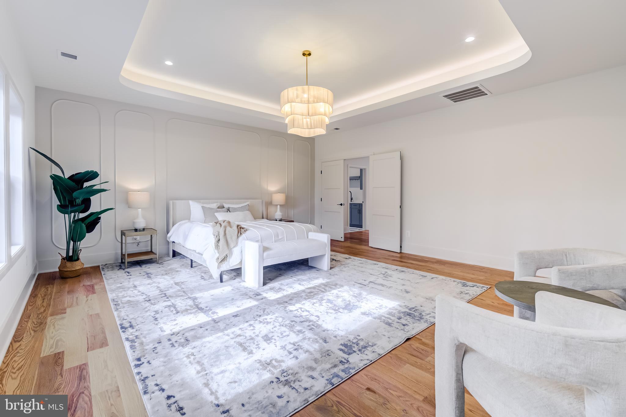 VIENNA WOODS - Residential