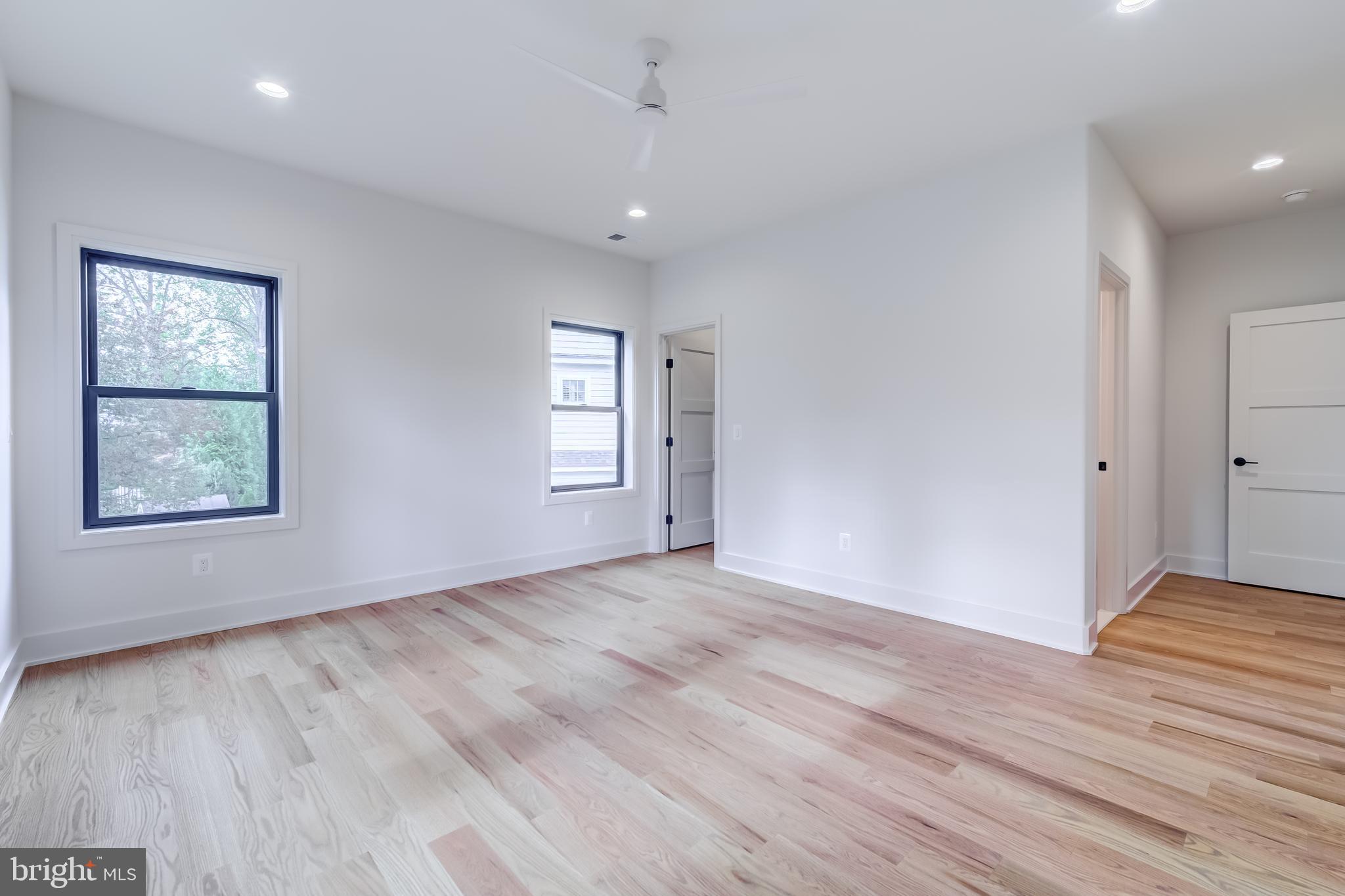 VIENNA WOODS - Residential