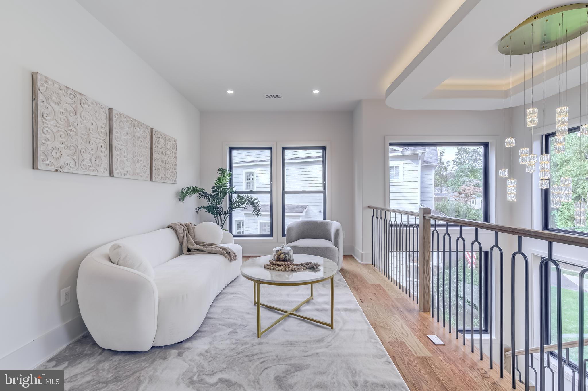 VIENNA WOODS - Residential