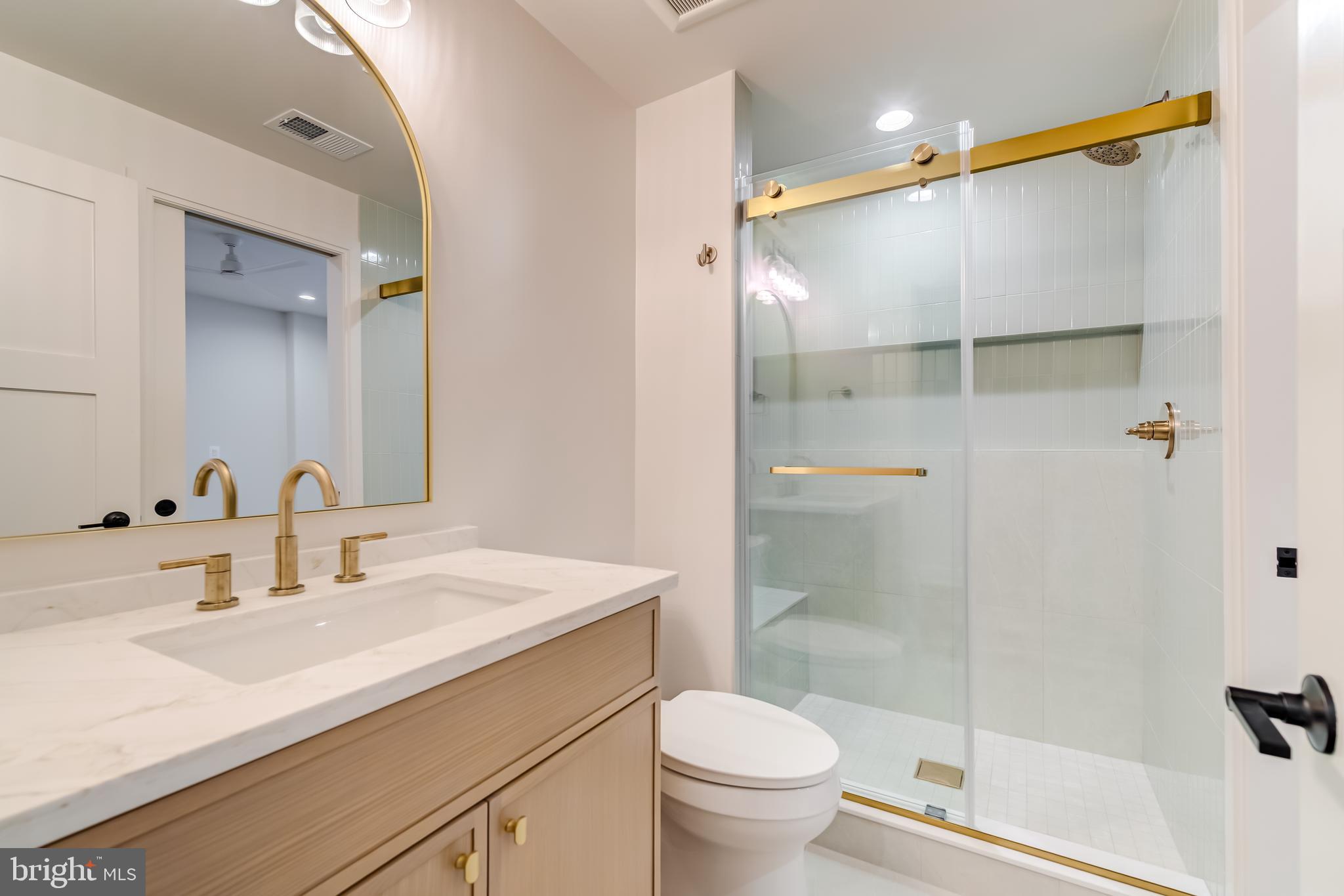 VIENNA WOODS - Residential