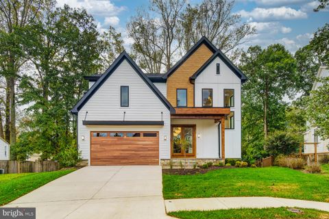 913 SYMPHONY CIRCLE SW VIENNA VA 22180