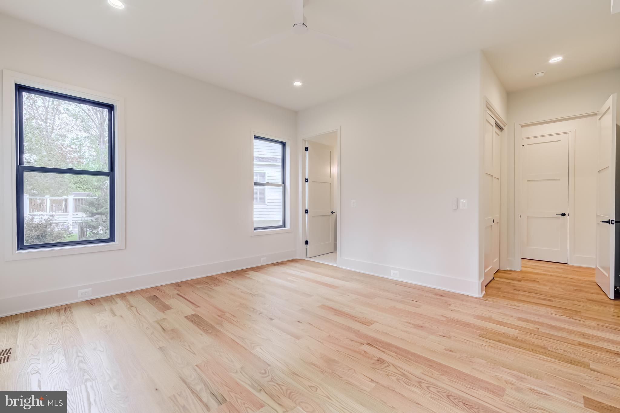 VIENNA WOODS - Residential