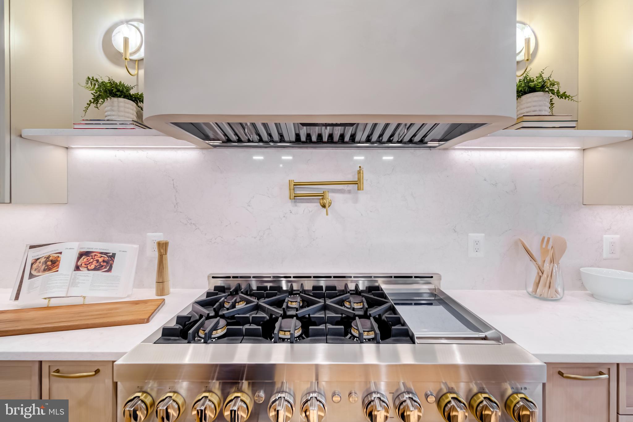 VIENNA WOODS - Residential