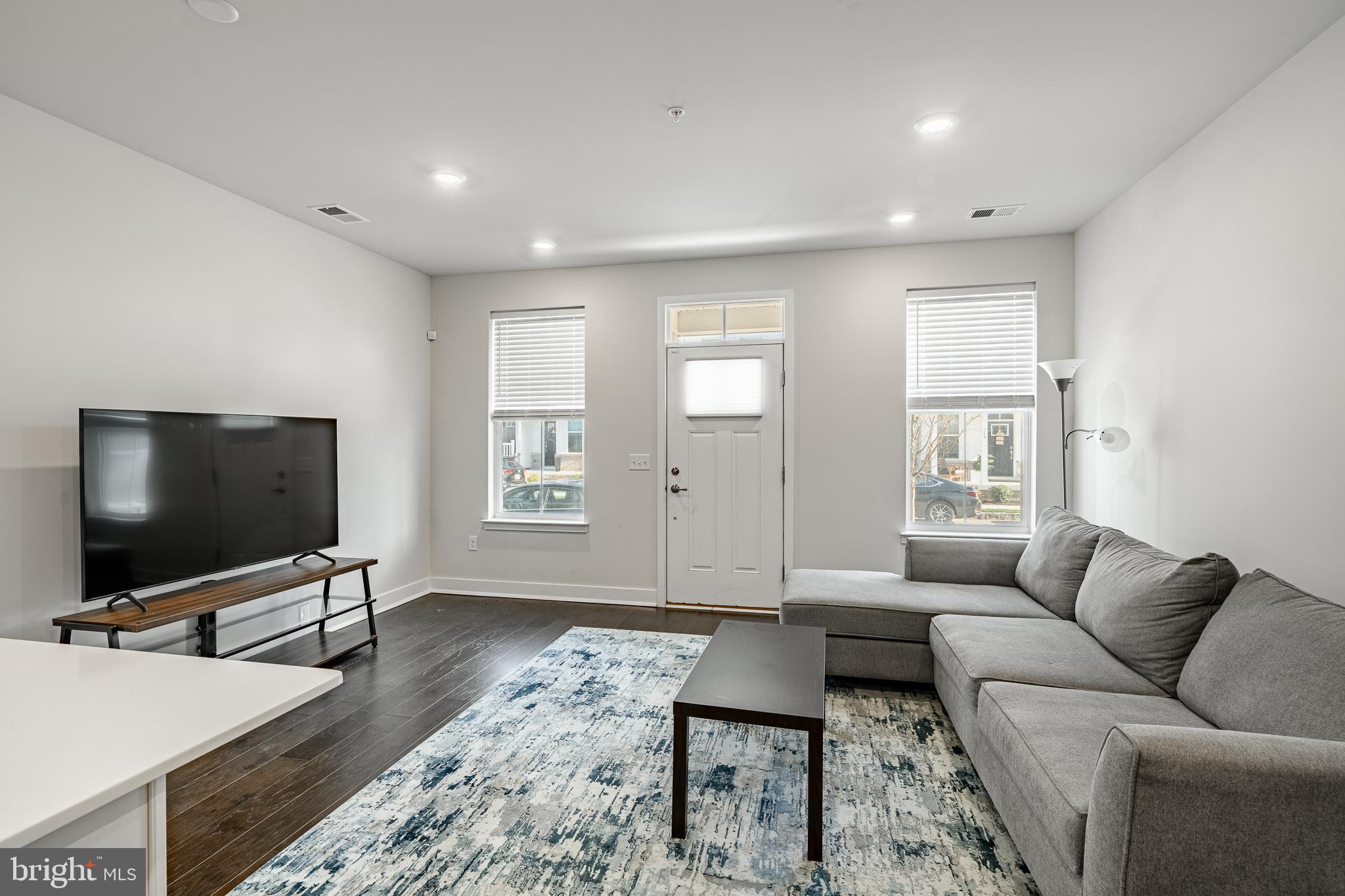 STEELPOINTE - Residential