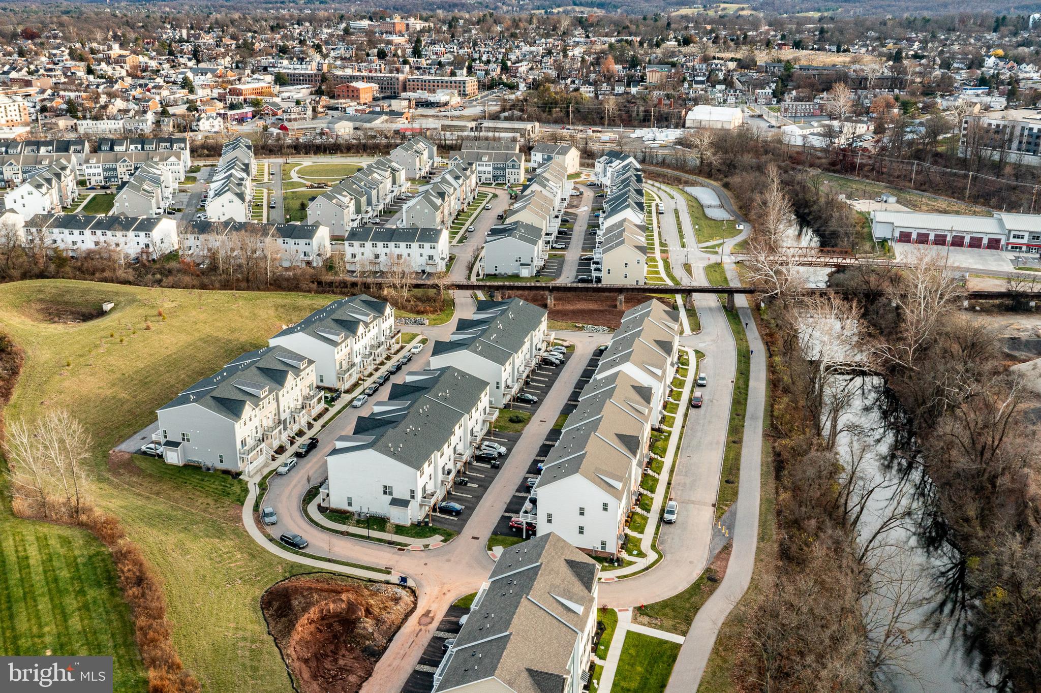 STEELPOINTE - Residential