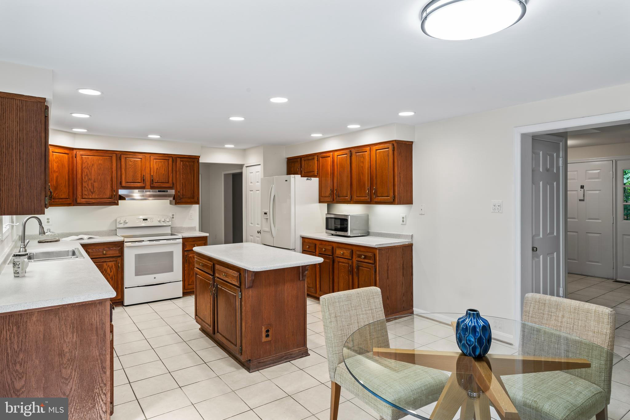 RESTON - Residential