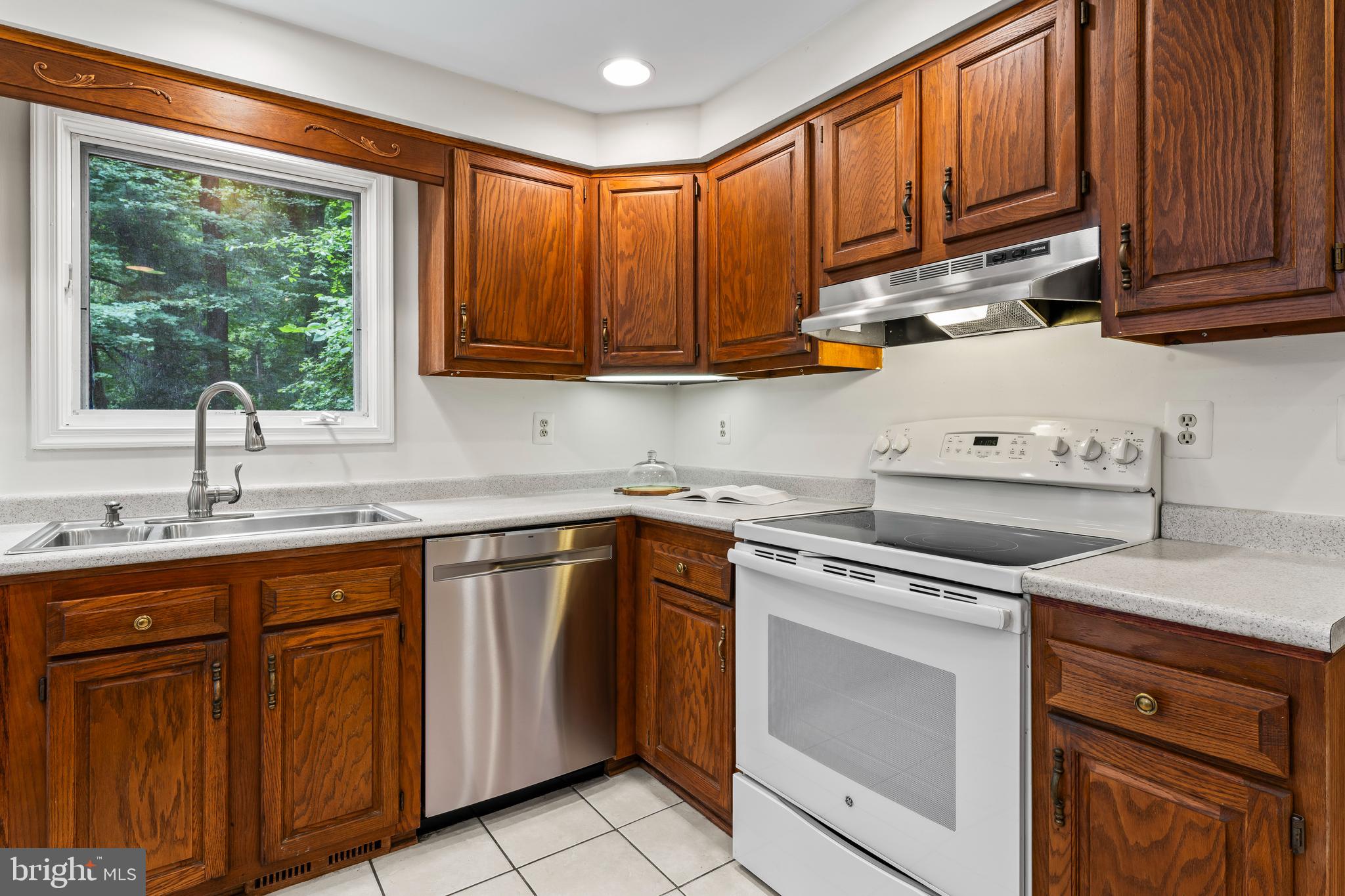 RESTON - Residential