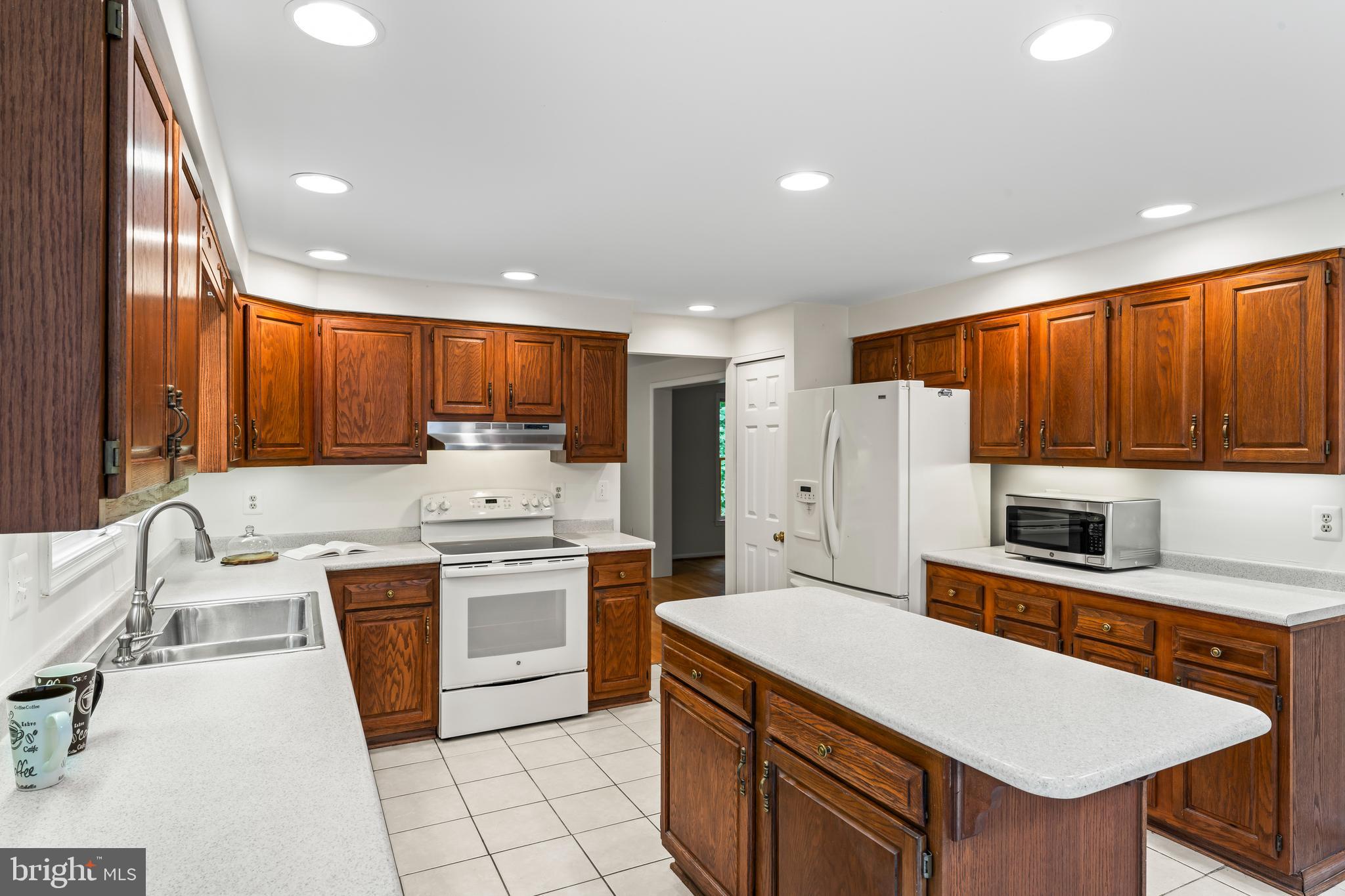 RESTON - Residential