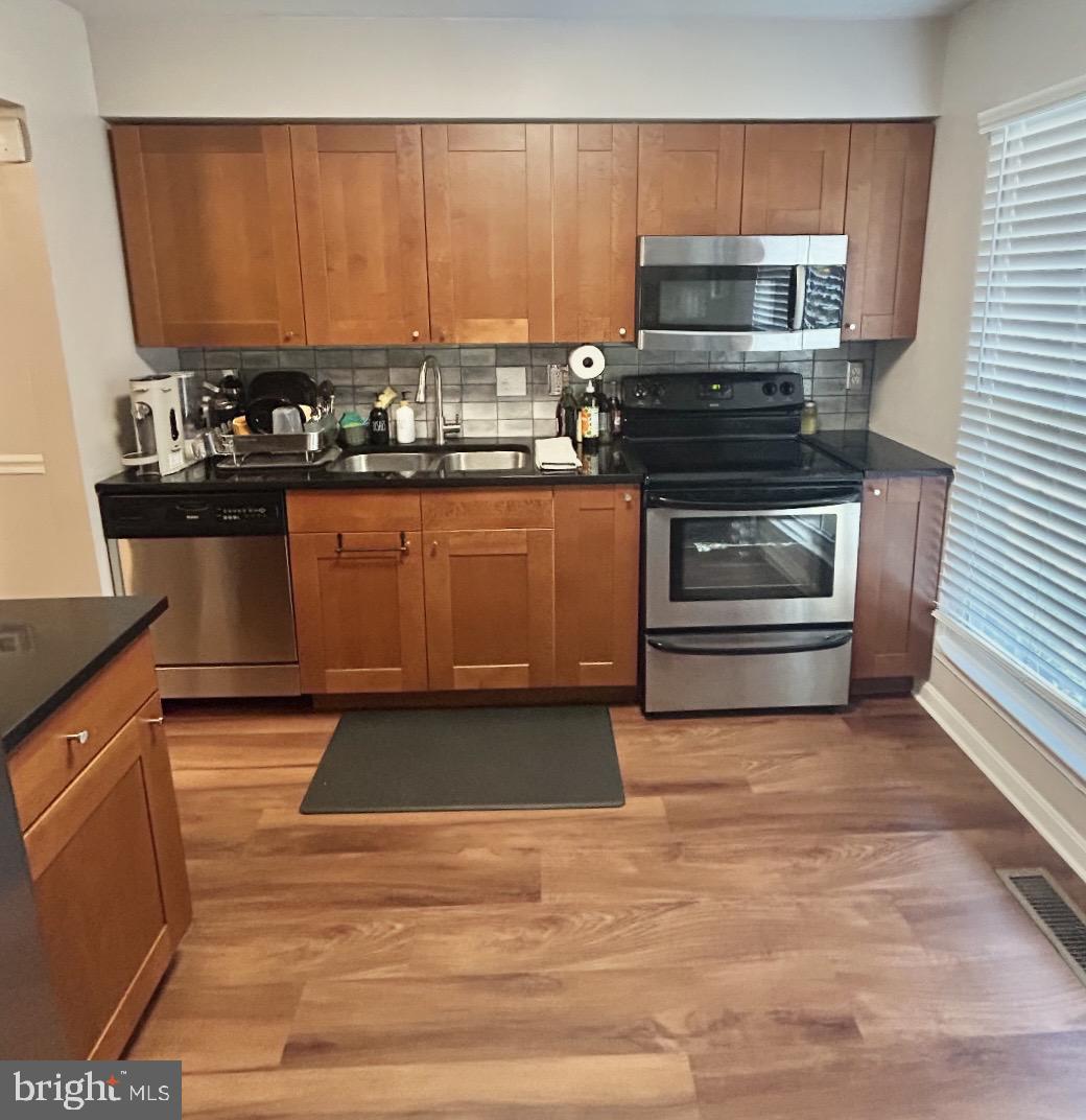 11804 GOLDEN EAGLE COURT