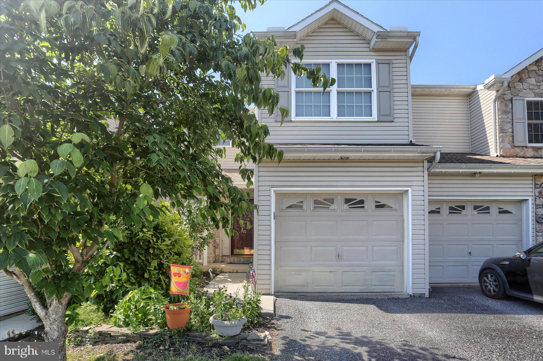 TOWNES ON THE GREEN - Residential