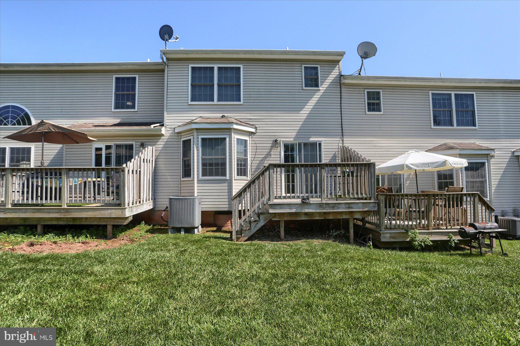 TOWNES ON THE GREEN - Residential