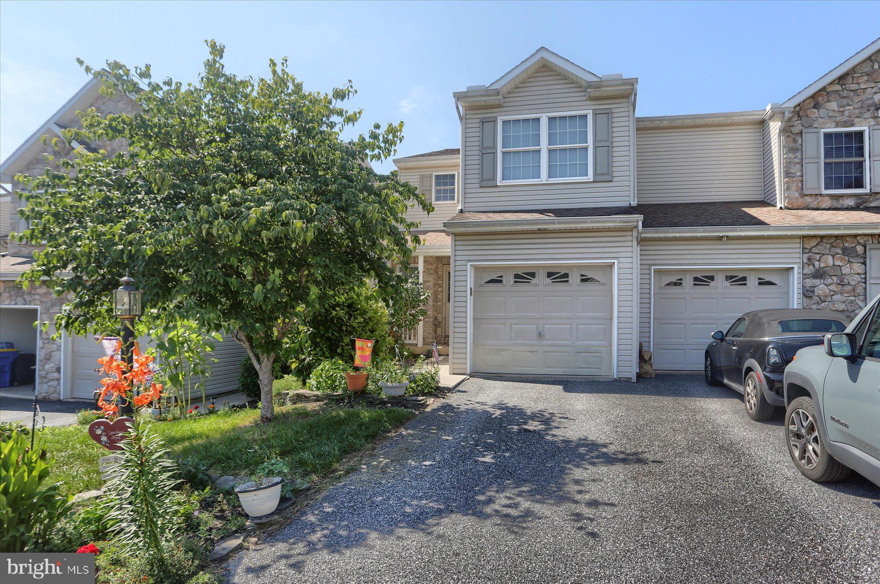 TOWNES ON THE GREEN - Residential