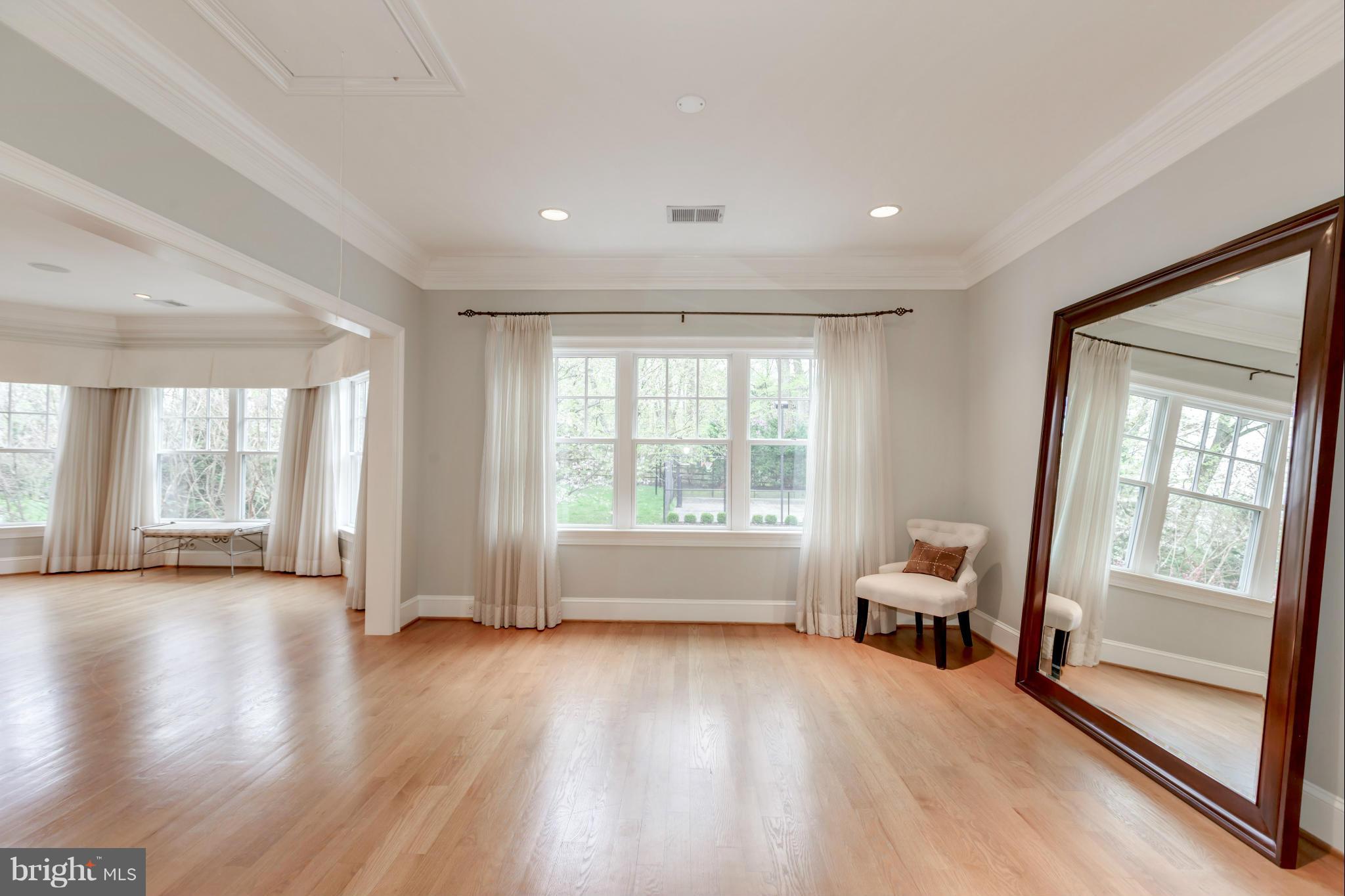 LANGLEY FOREST - Residential