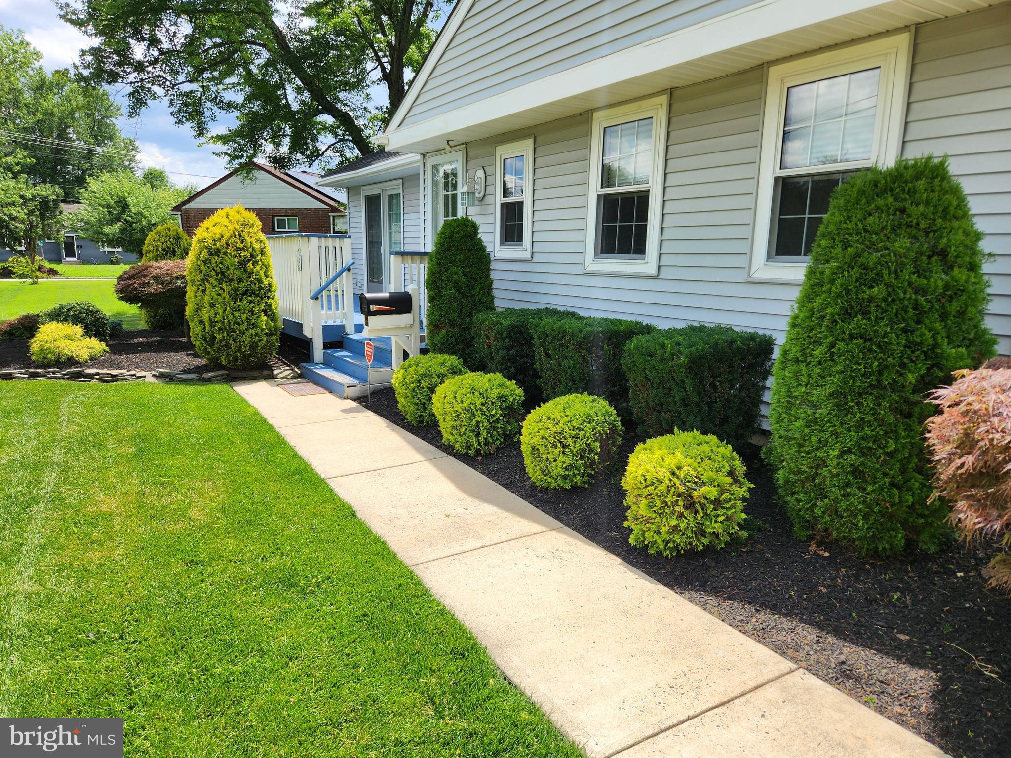 39 DUCHESS AVENUE
