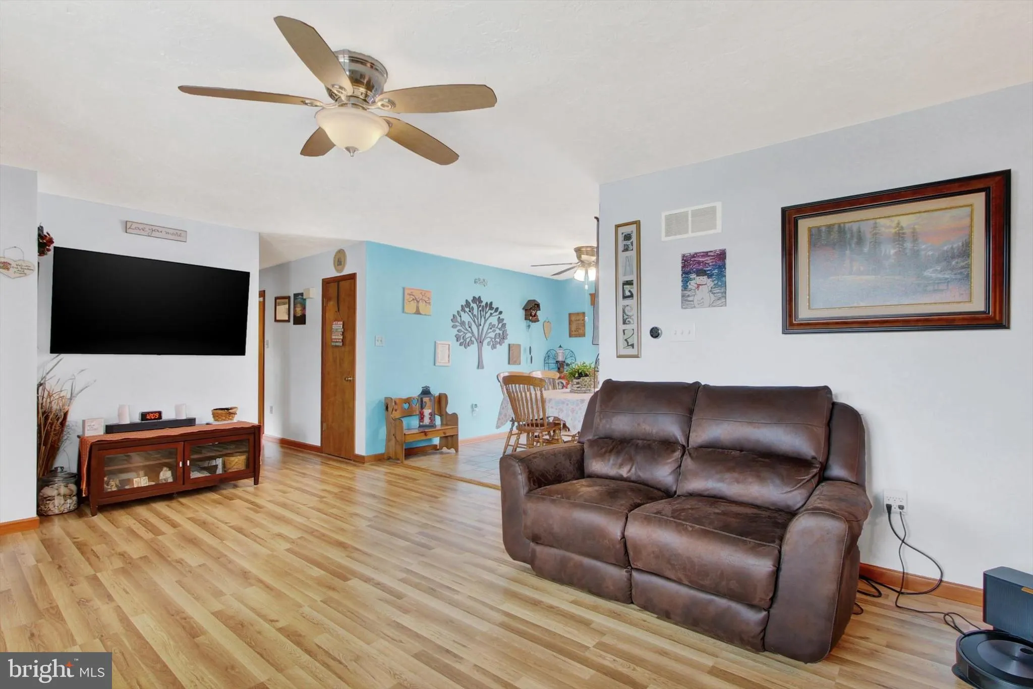 Hanover, Pennsylvania 17331, United States, 3 Bedrooms Bedrooms, ,3 BathroomsBathrooms,Residential,Pending,21968