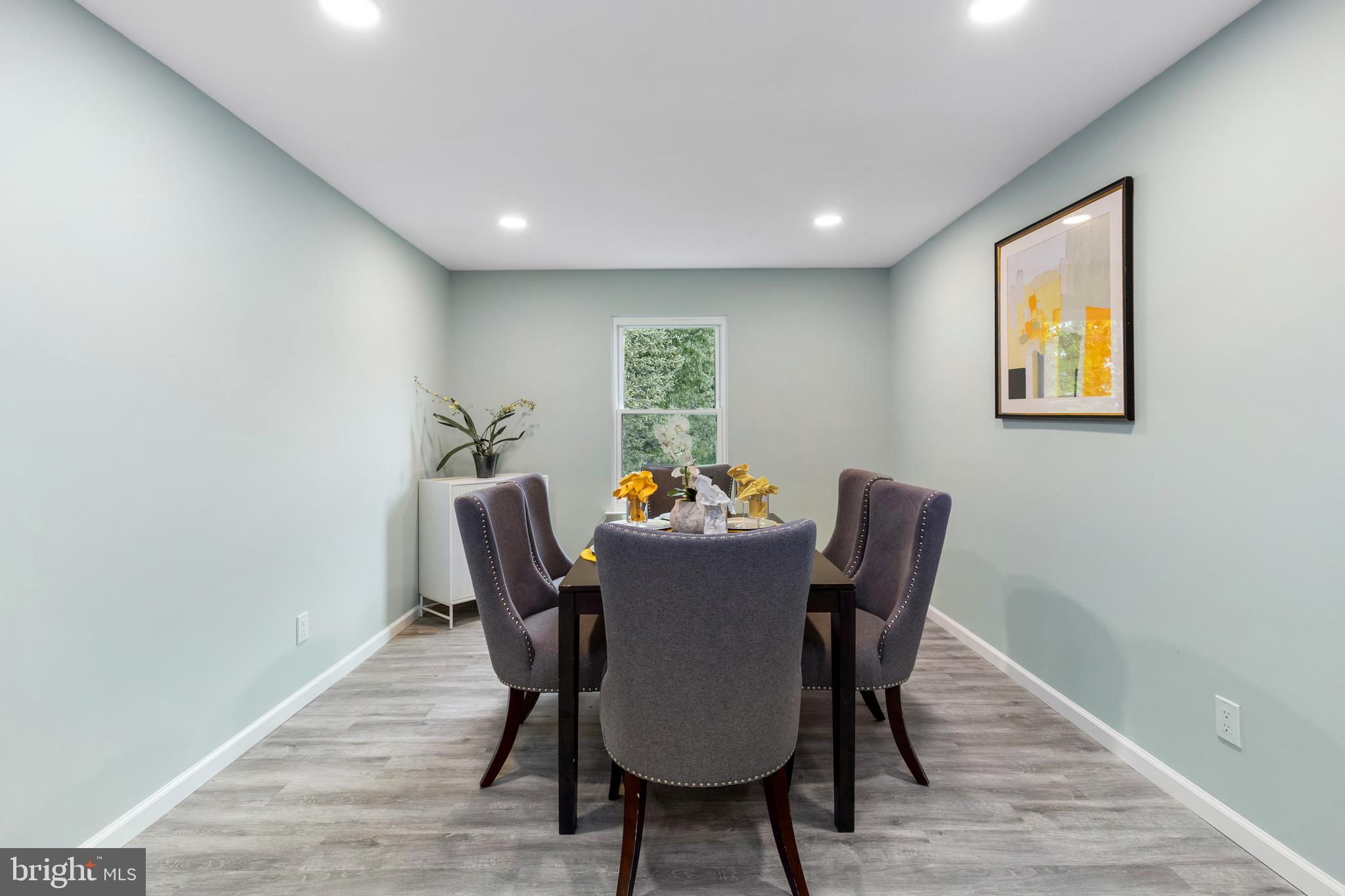 CHEVERLY HILLS - Residential