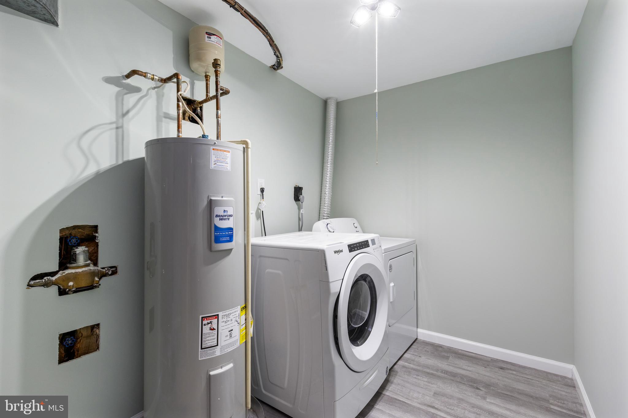 CHEVERLY HILLS - Residential