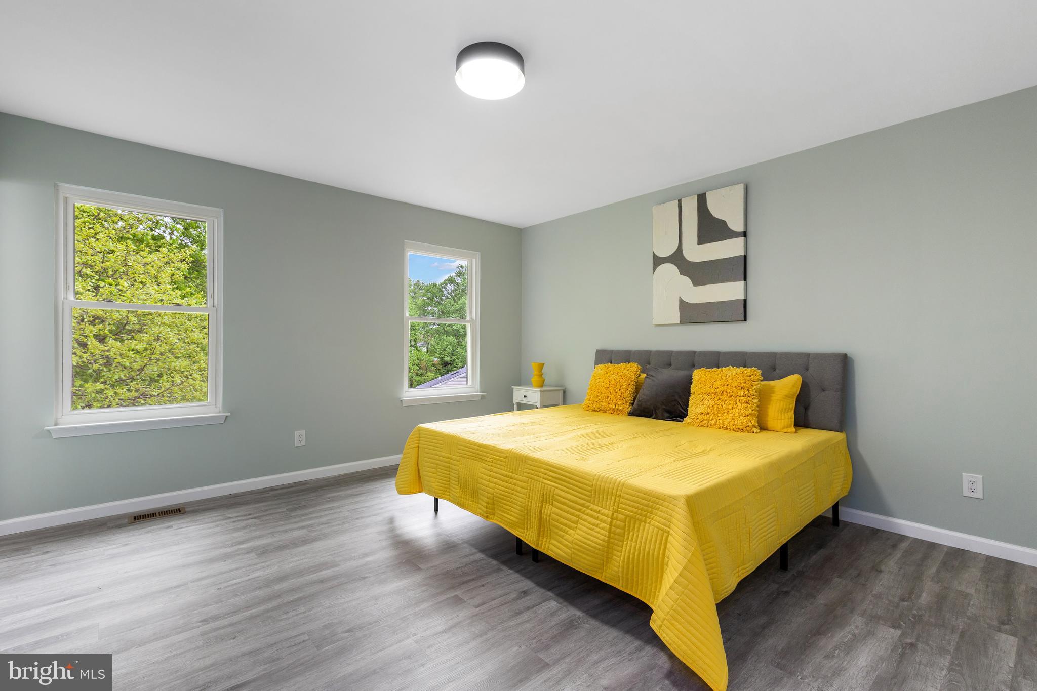 CHEVERLY HILLS - Residential