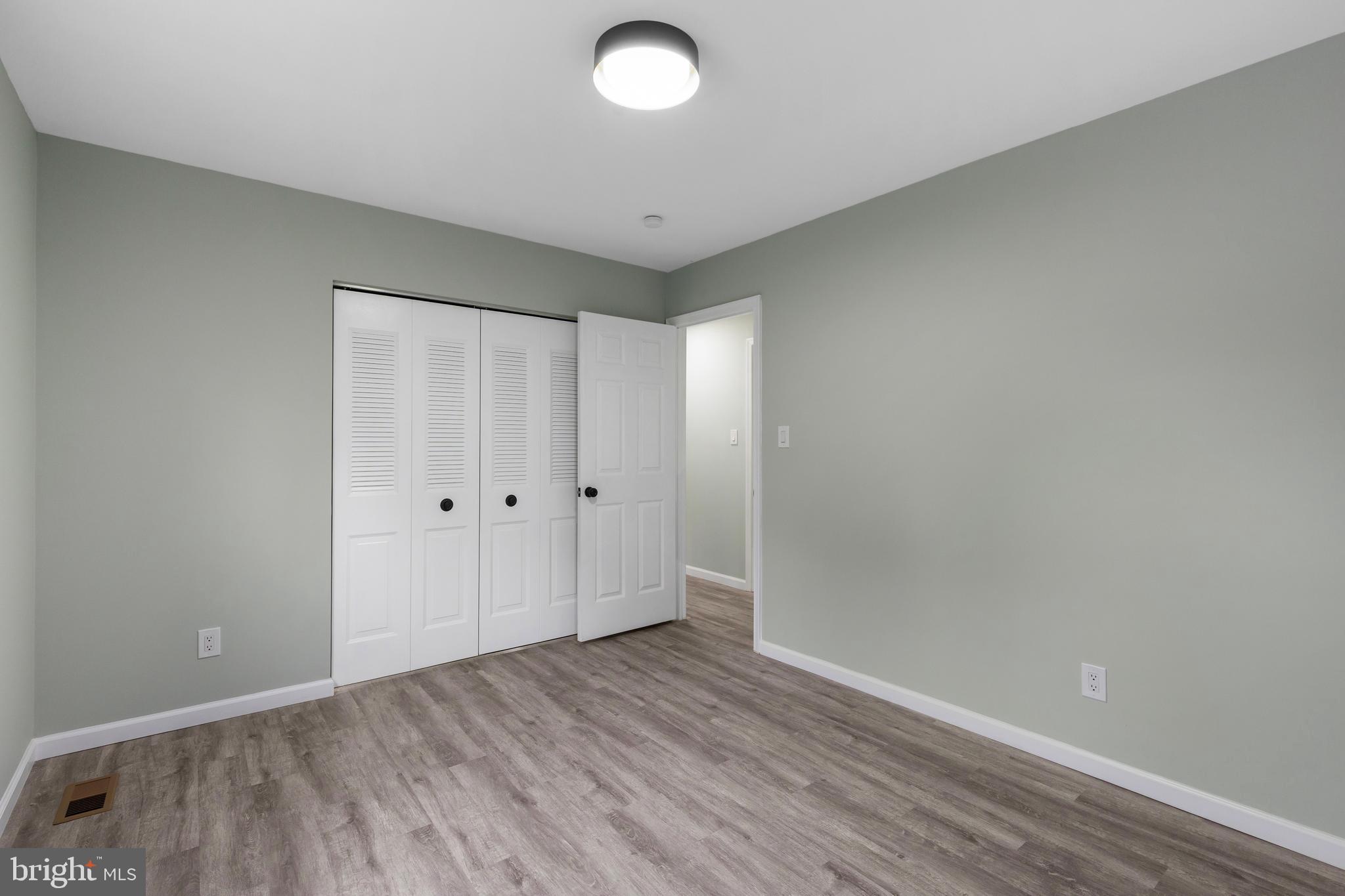 CHEVERLY HILLS - Residential