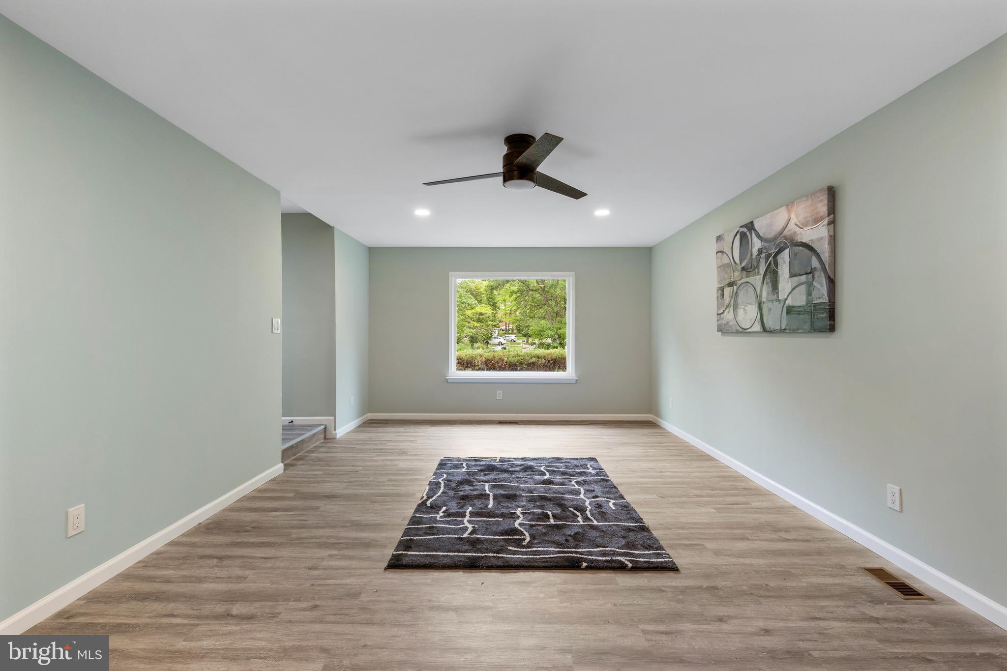 CHEVERLY HILLS - Residential