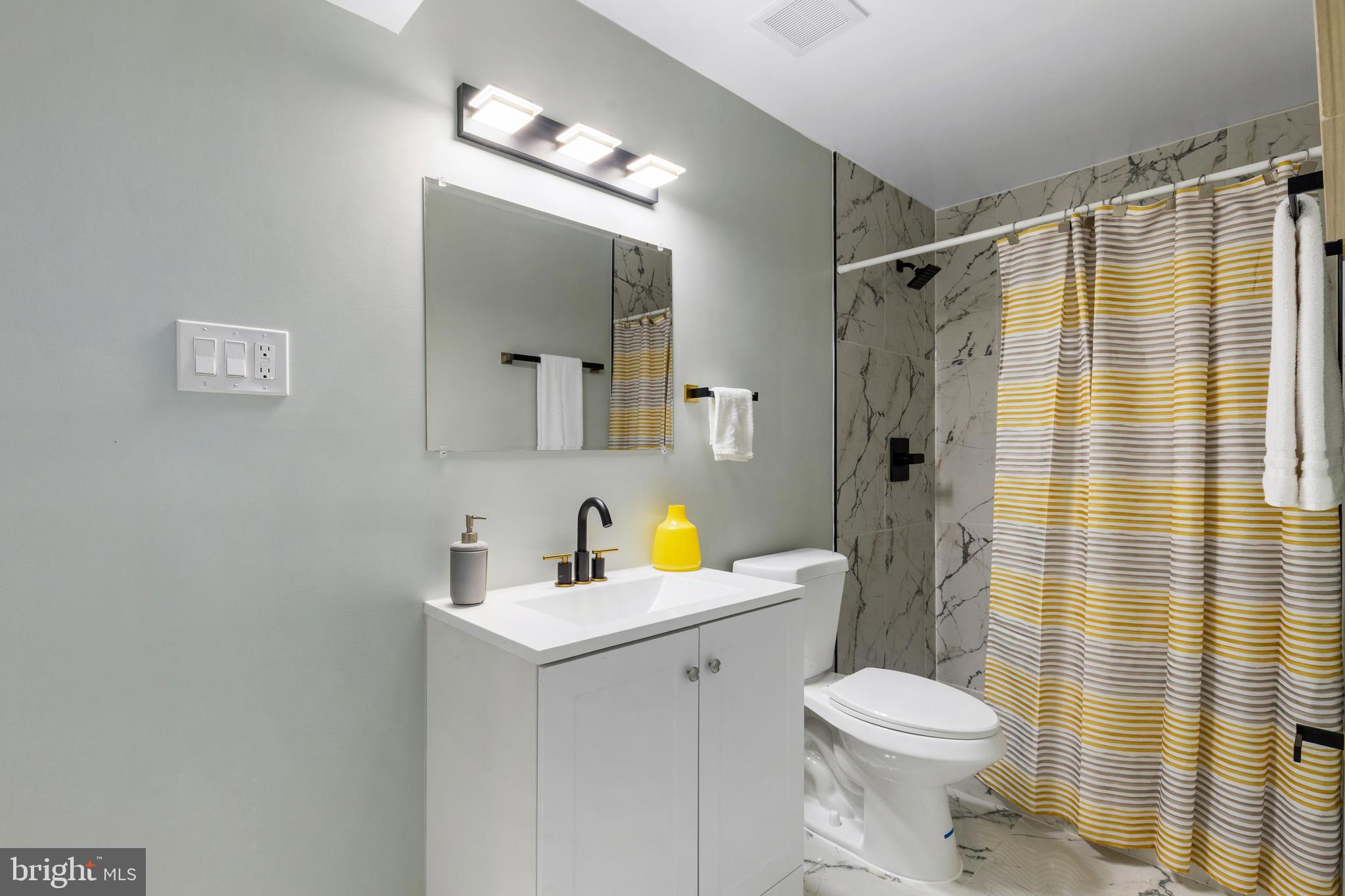 CHEVERLY HILLS - Residential