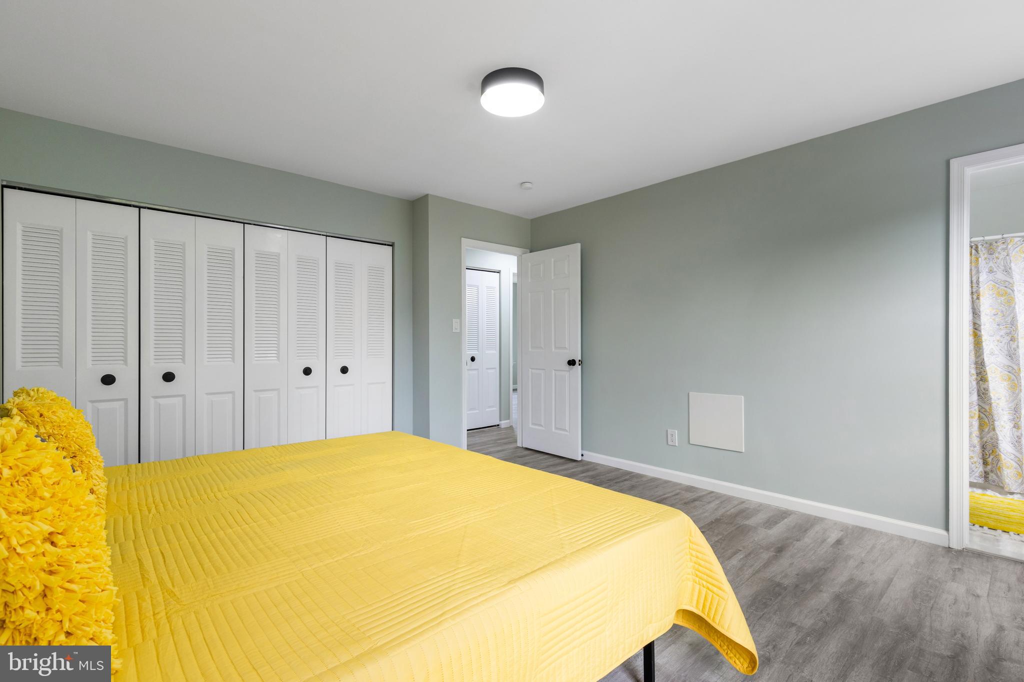 CHEVERLY HILLS - Residential