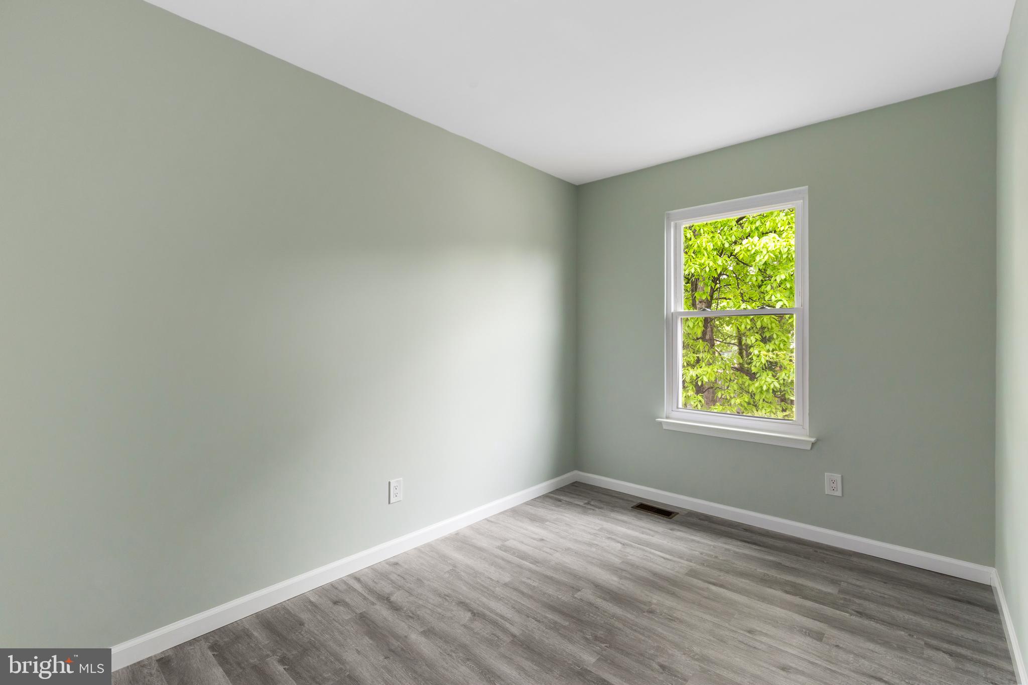 CHEVERLY HILLS - Residential