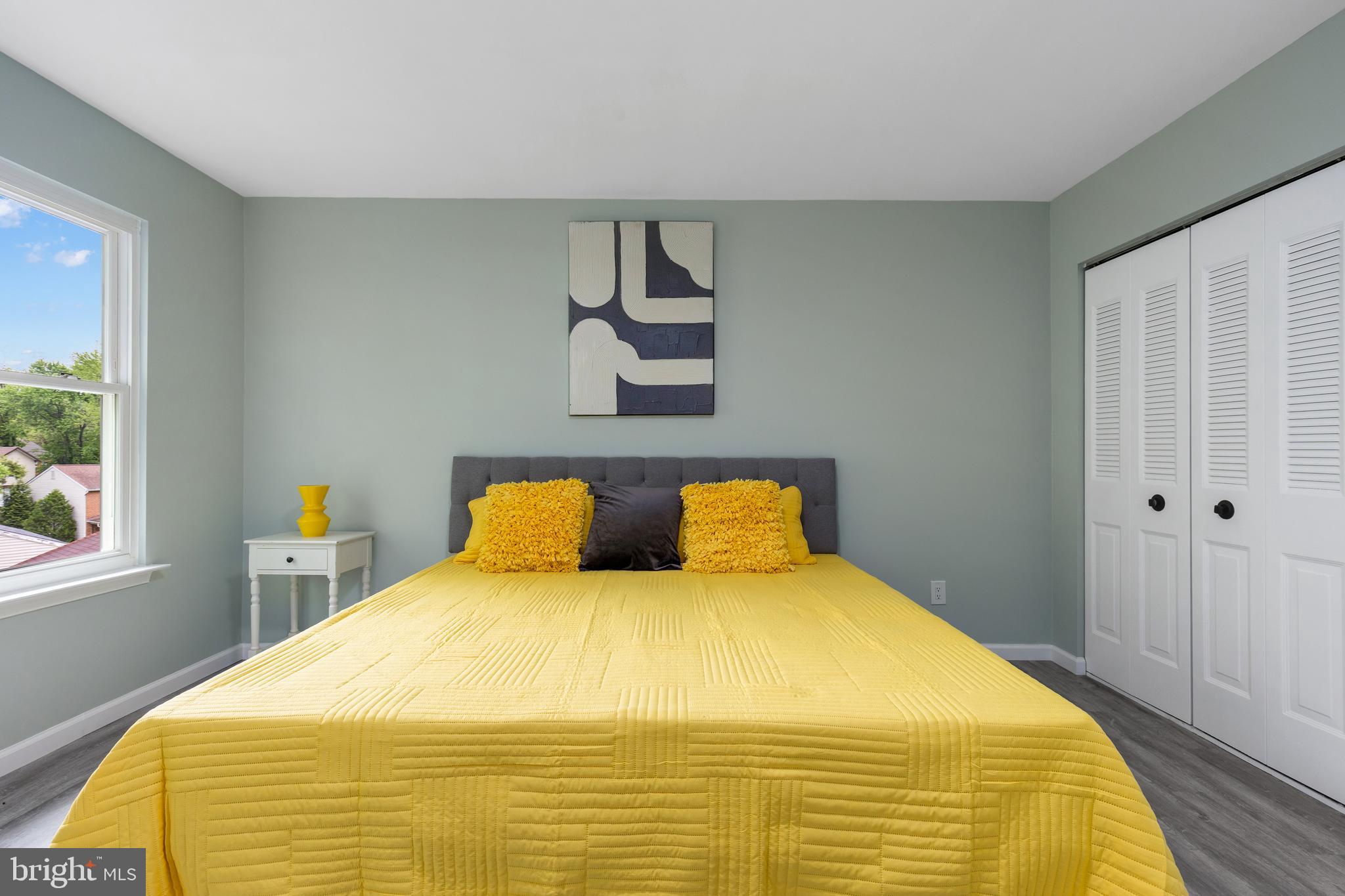 CHEVERLY HILLS - Residential