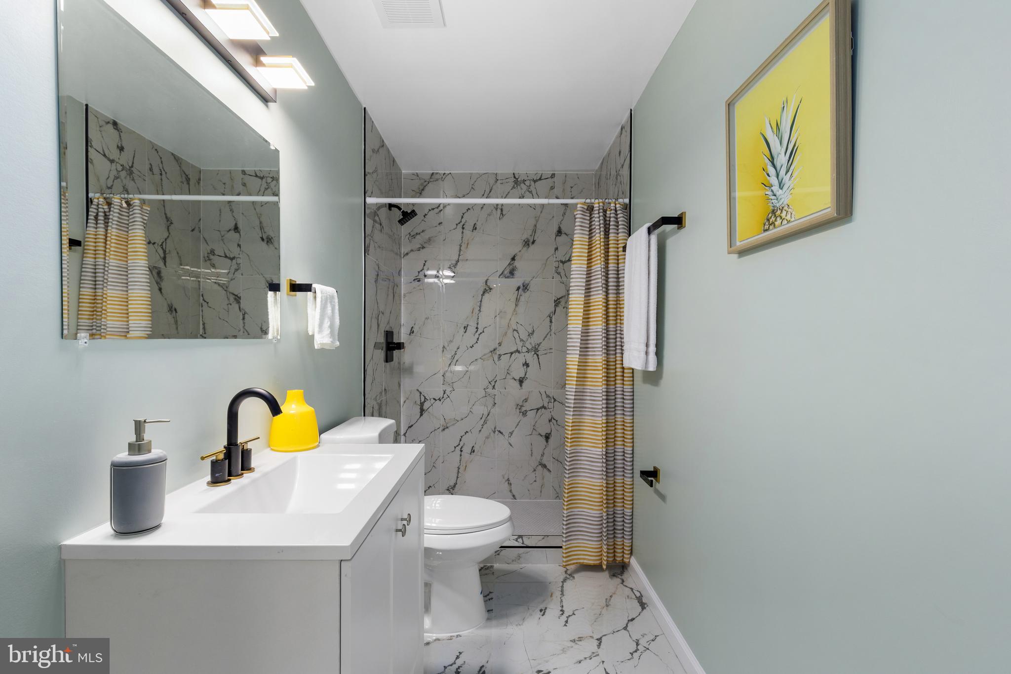 CHEVERLY HILLS - Residential