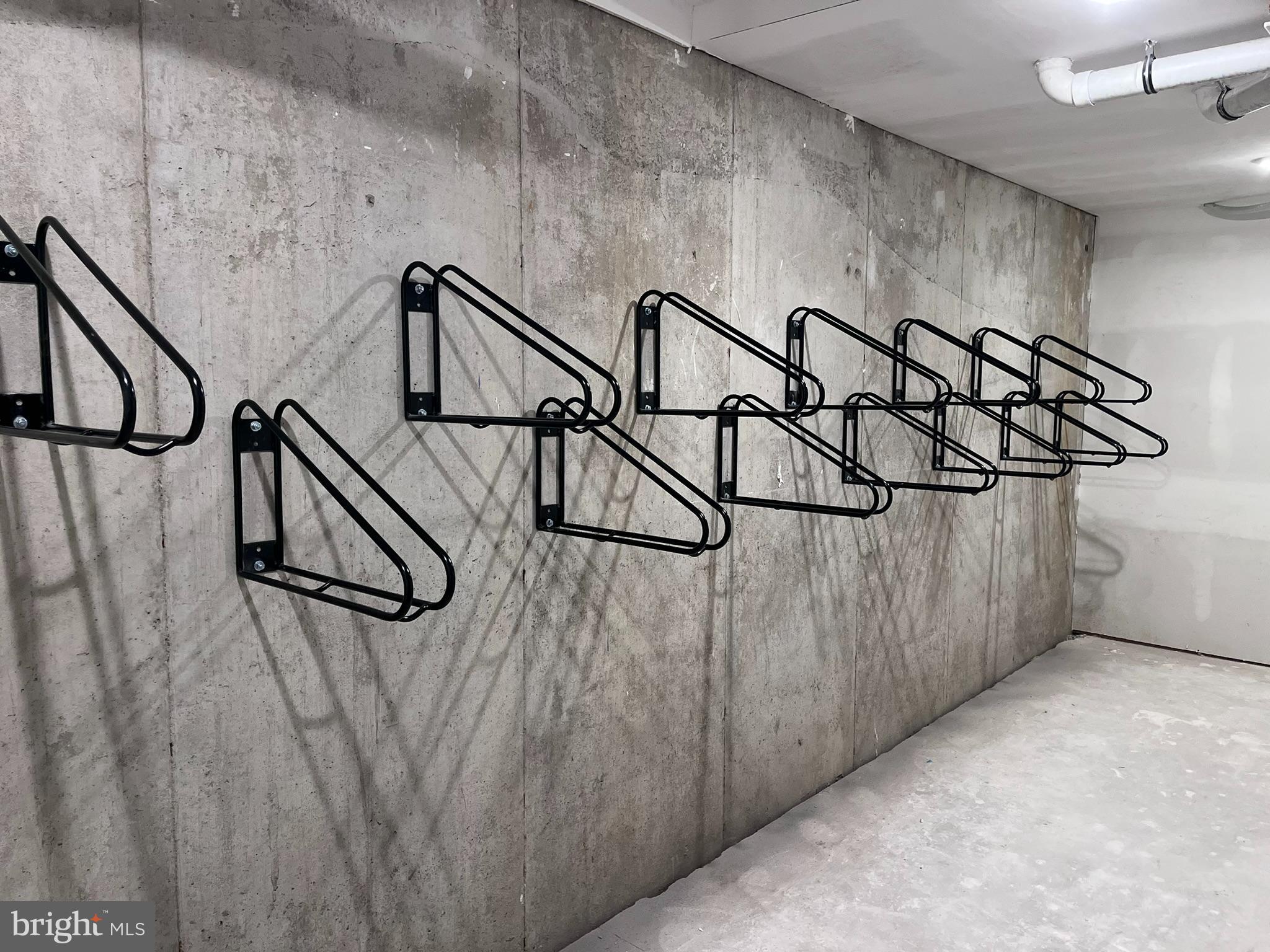 DICKINSON NARROWS - Residential Lease