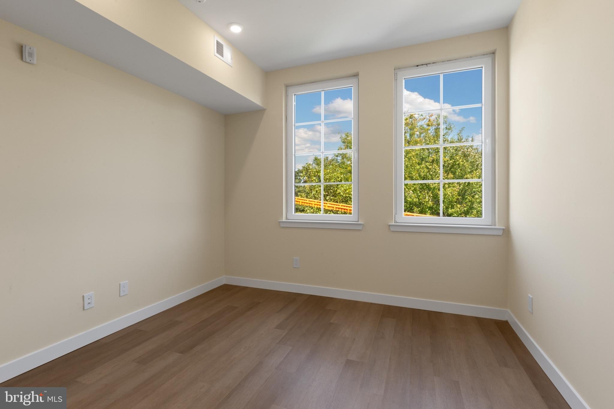 DICKINSON NARROWS - Residential Lease