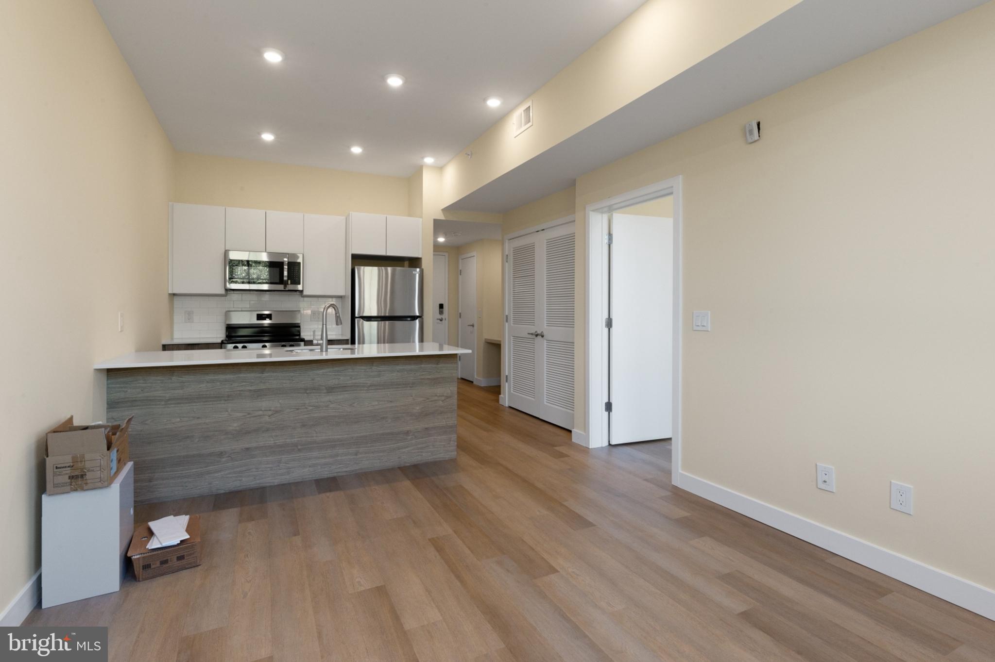 DICKINSON NARROWS - Residential Lease