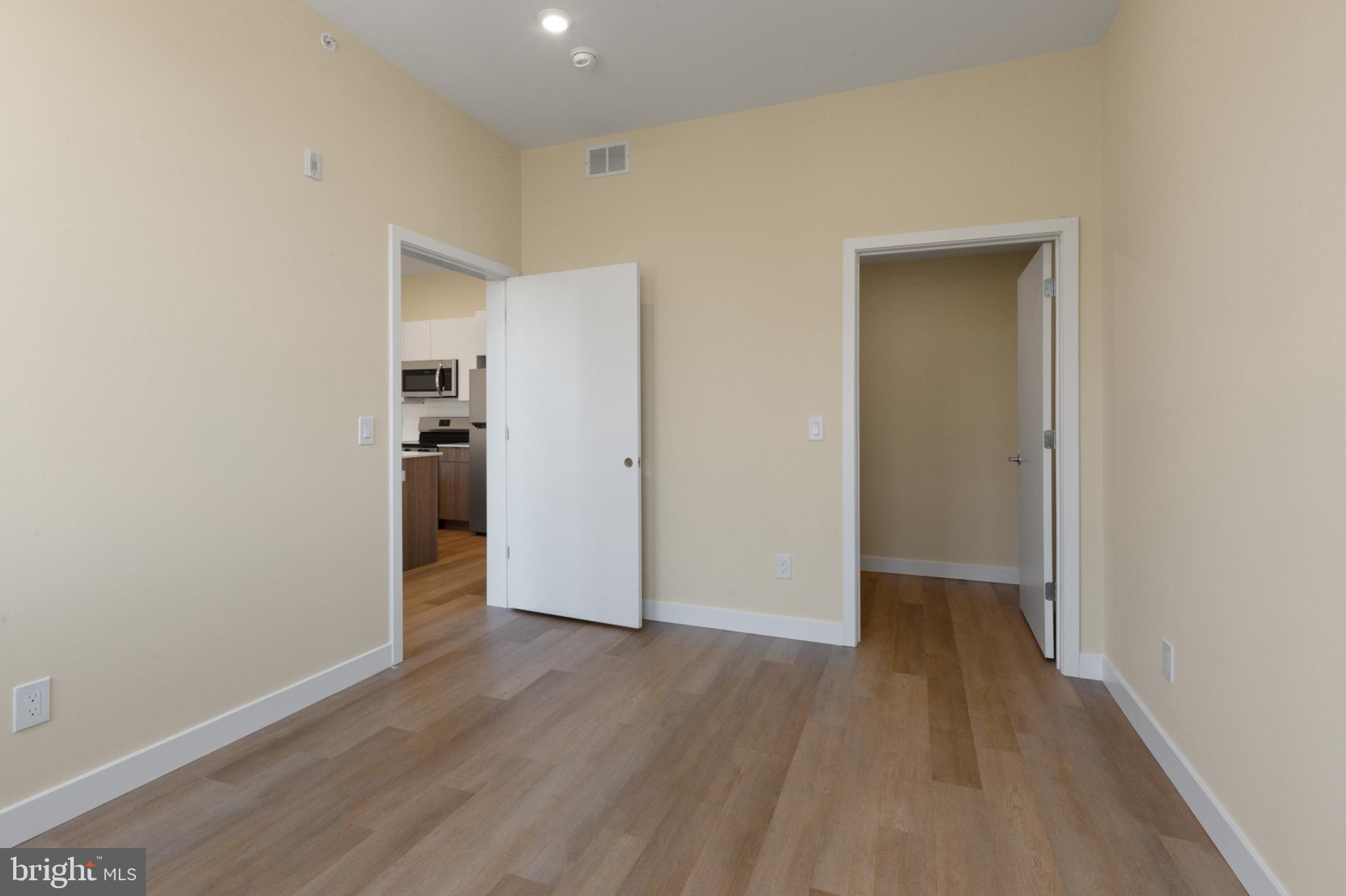 DICKINSON NARROWS - Residential Lease