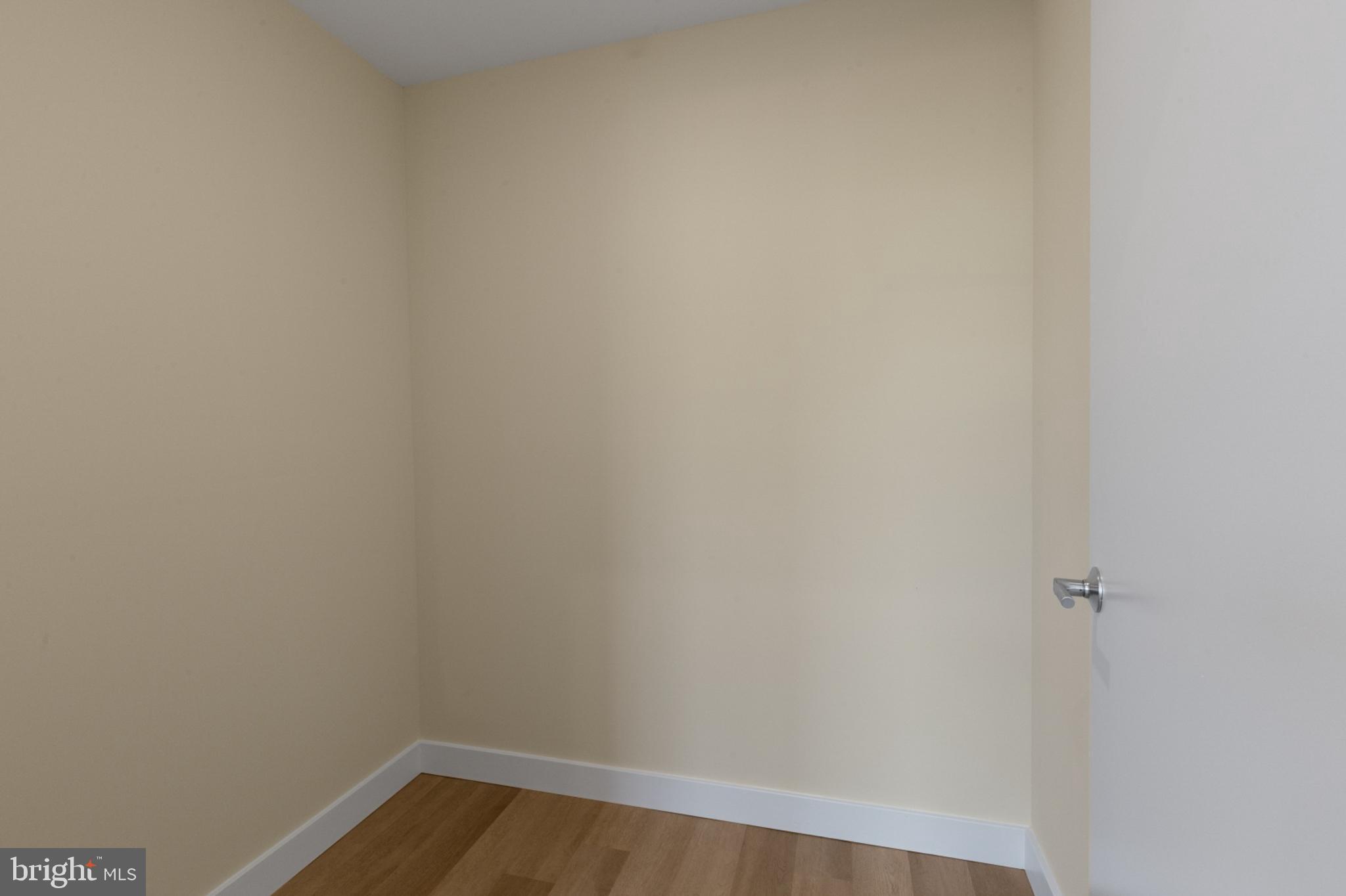 DICKINSON NARROWS - Residential Lease