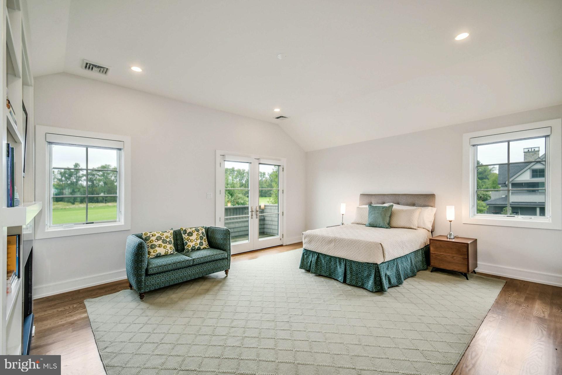 CHESTNUT HILL - Residential