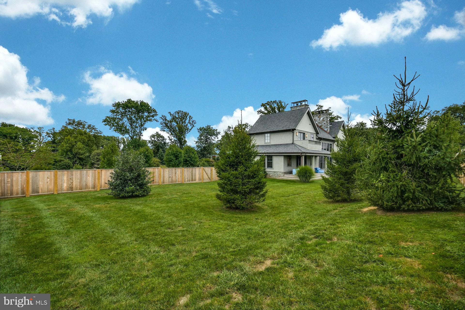 CHESTNUT HILL - Residential