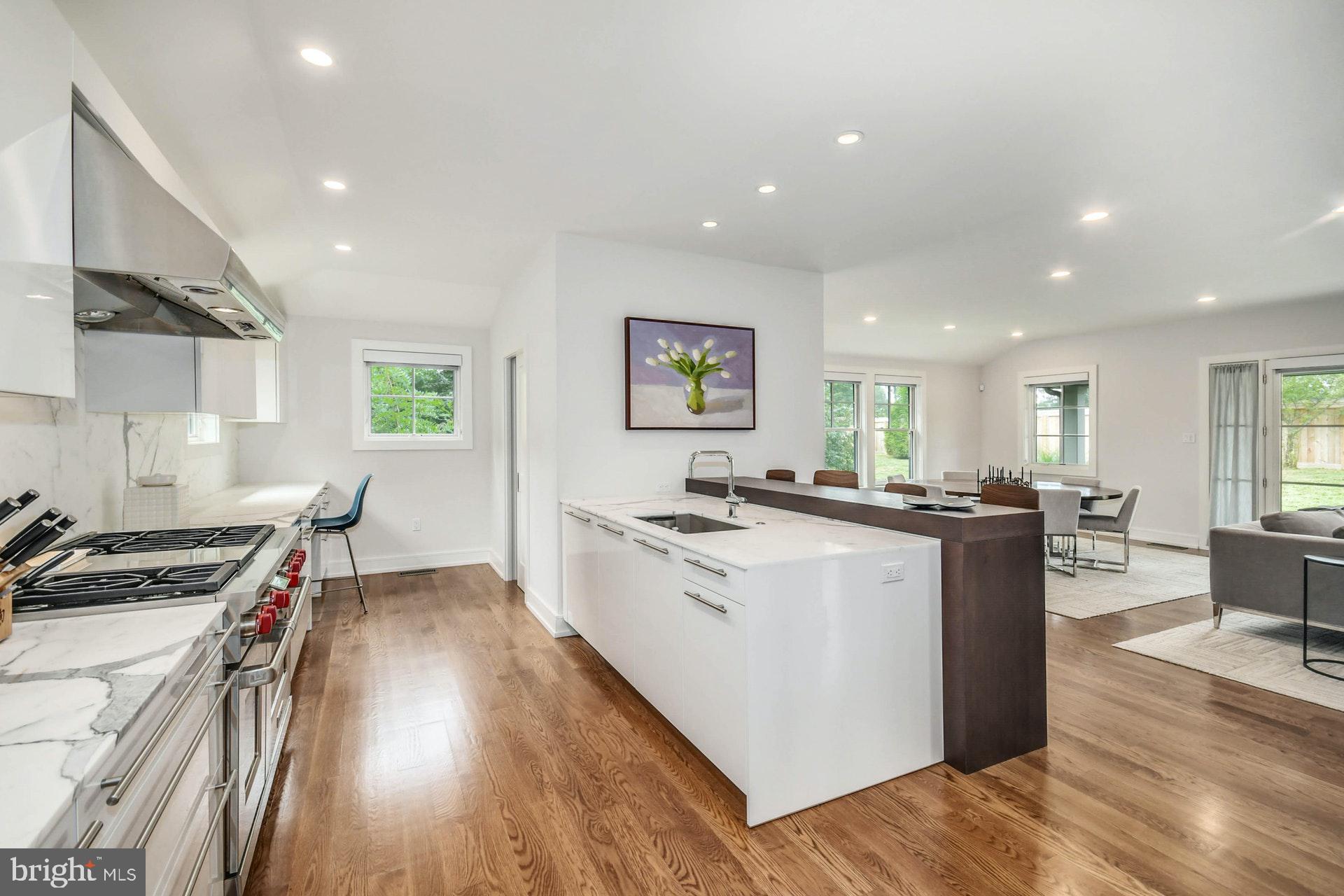 CHESTNUT HILL - Residential