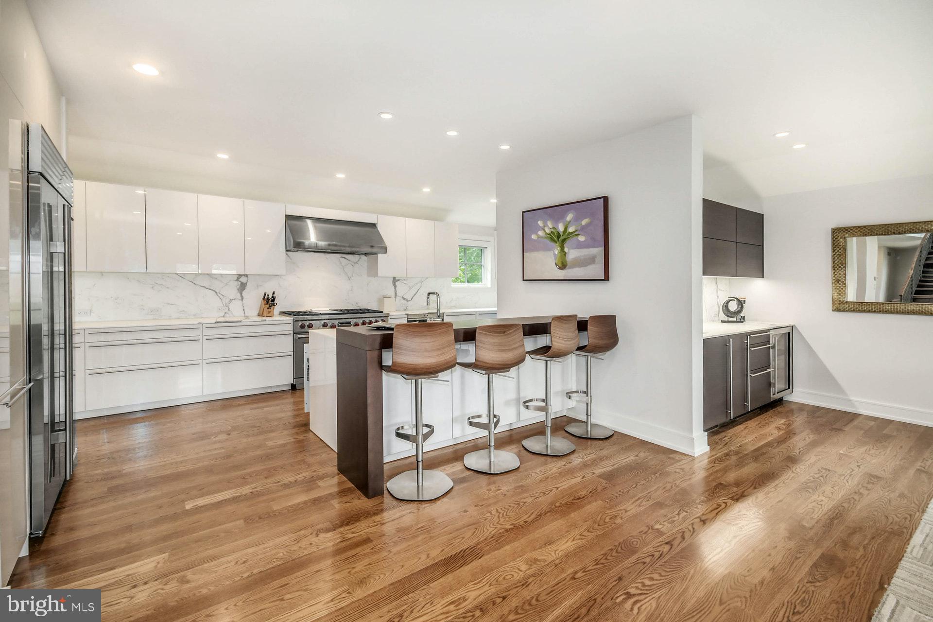 CHESTNUT HILL - Residential